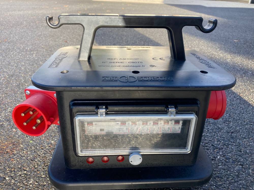 Boitiers Electriques 32T etanche abl sursum
