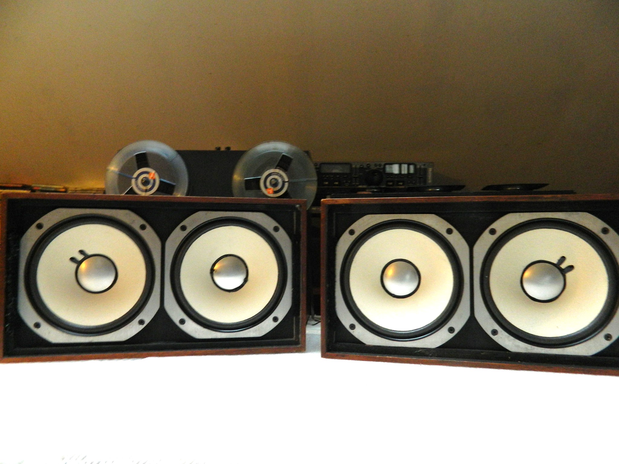 A saisir très rare paire d'enceintes JBL L75  MINUET