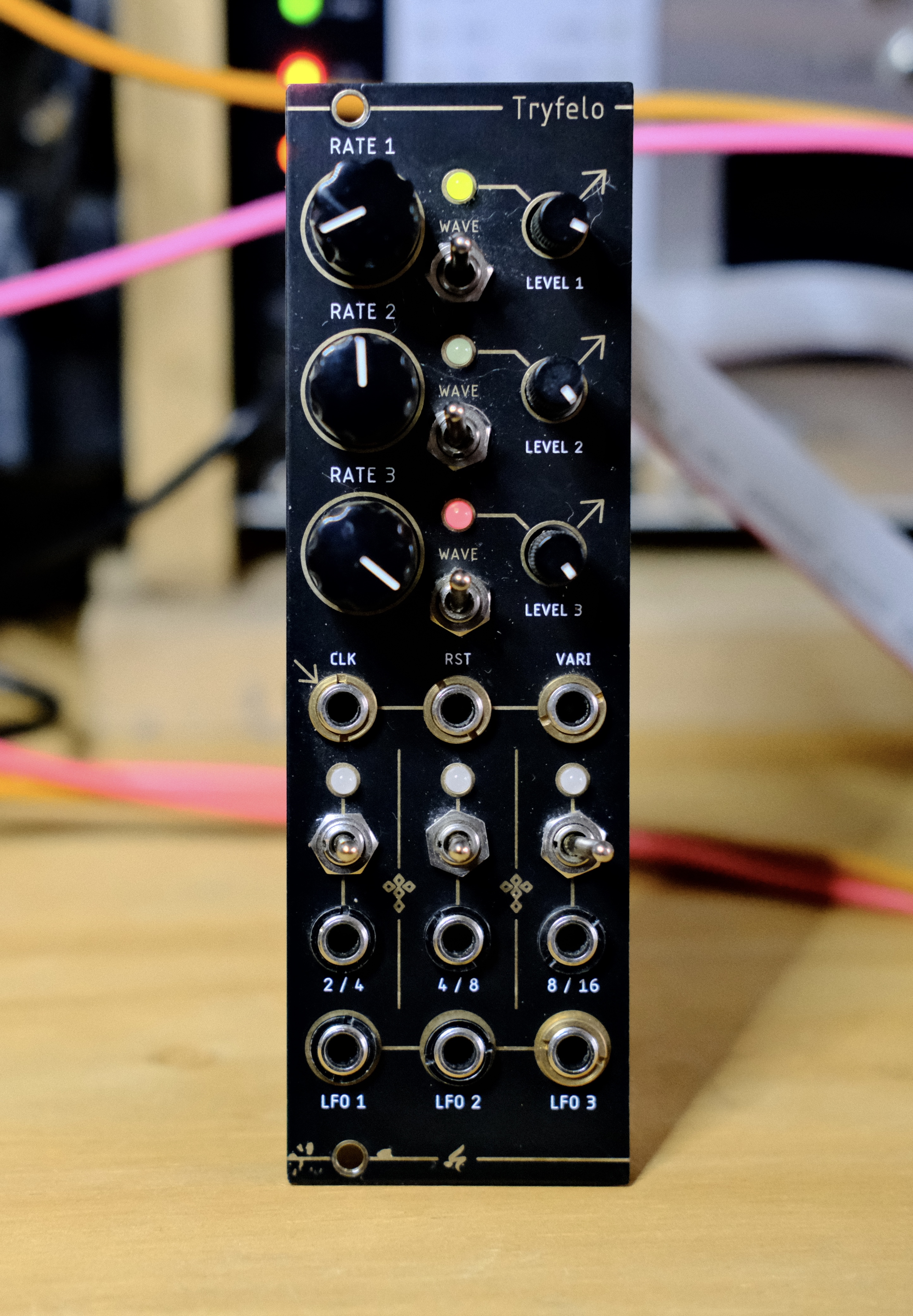 Vends ST Modular - Tryfelo — Triple LFO / Clock Divider