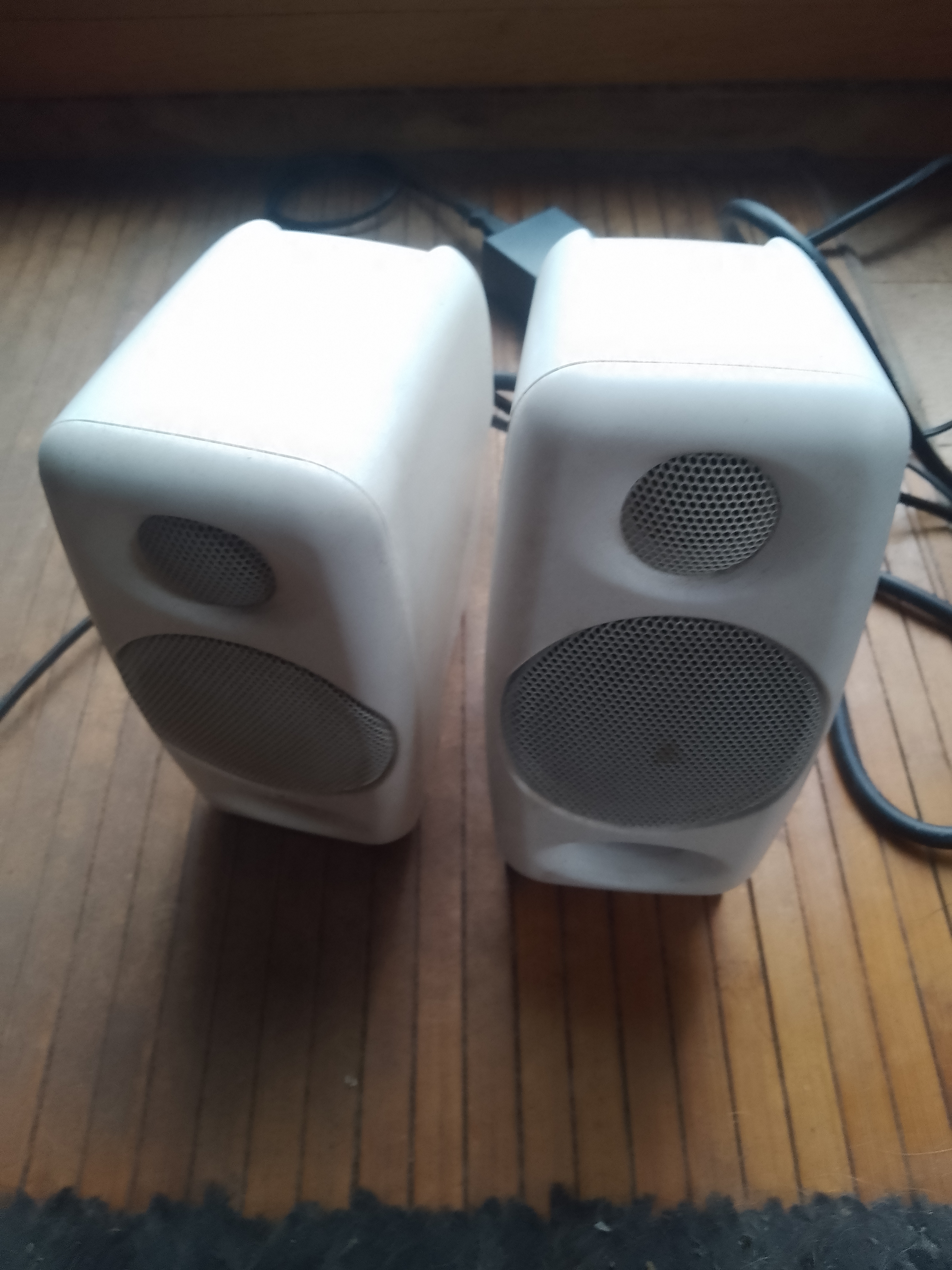 Paire d enceintes iloud  blanc micro monitor mk1