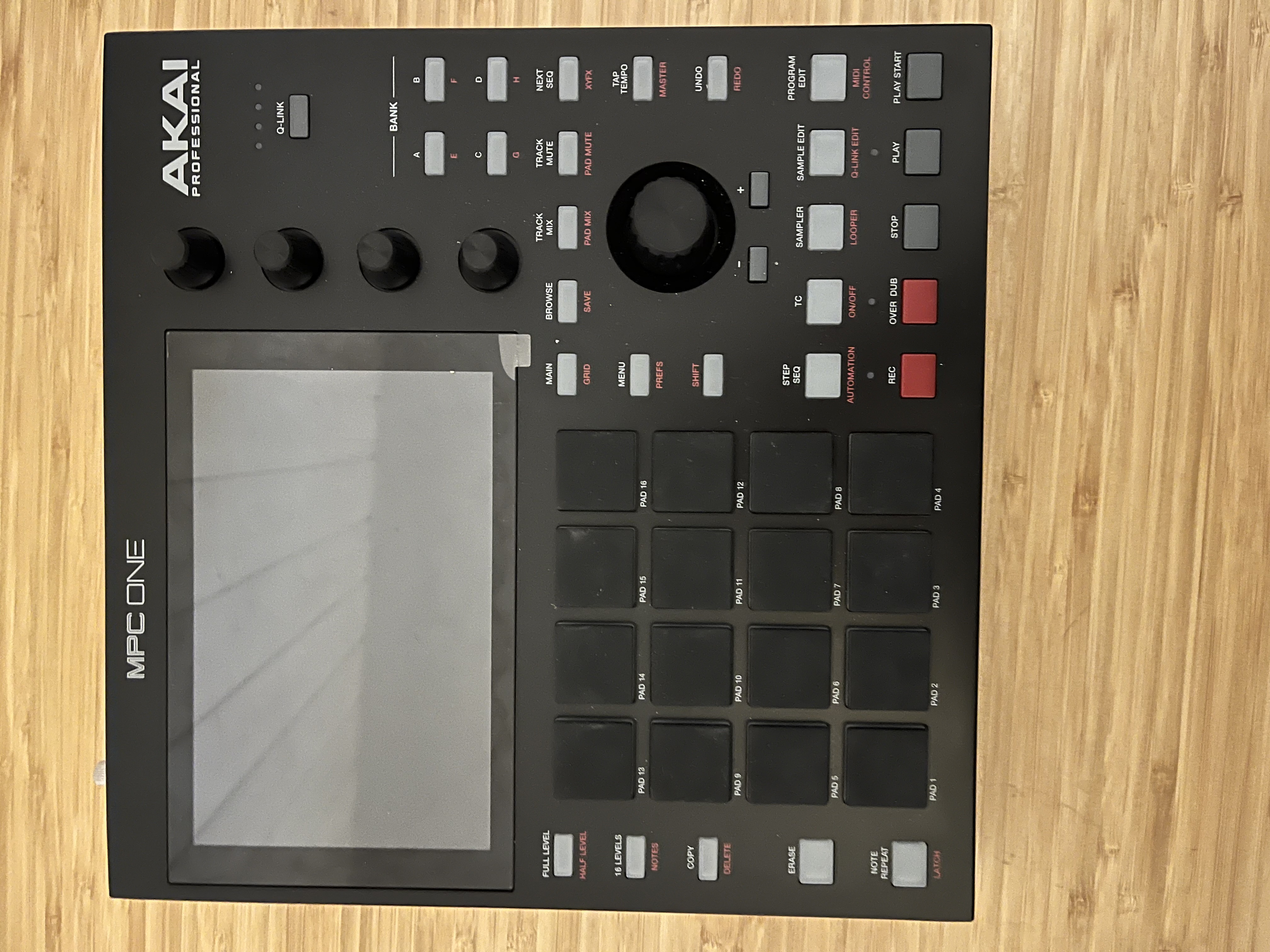 Vends MPC One + Decksaver + Batterie externe + Carte SD 128 Go