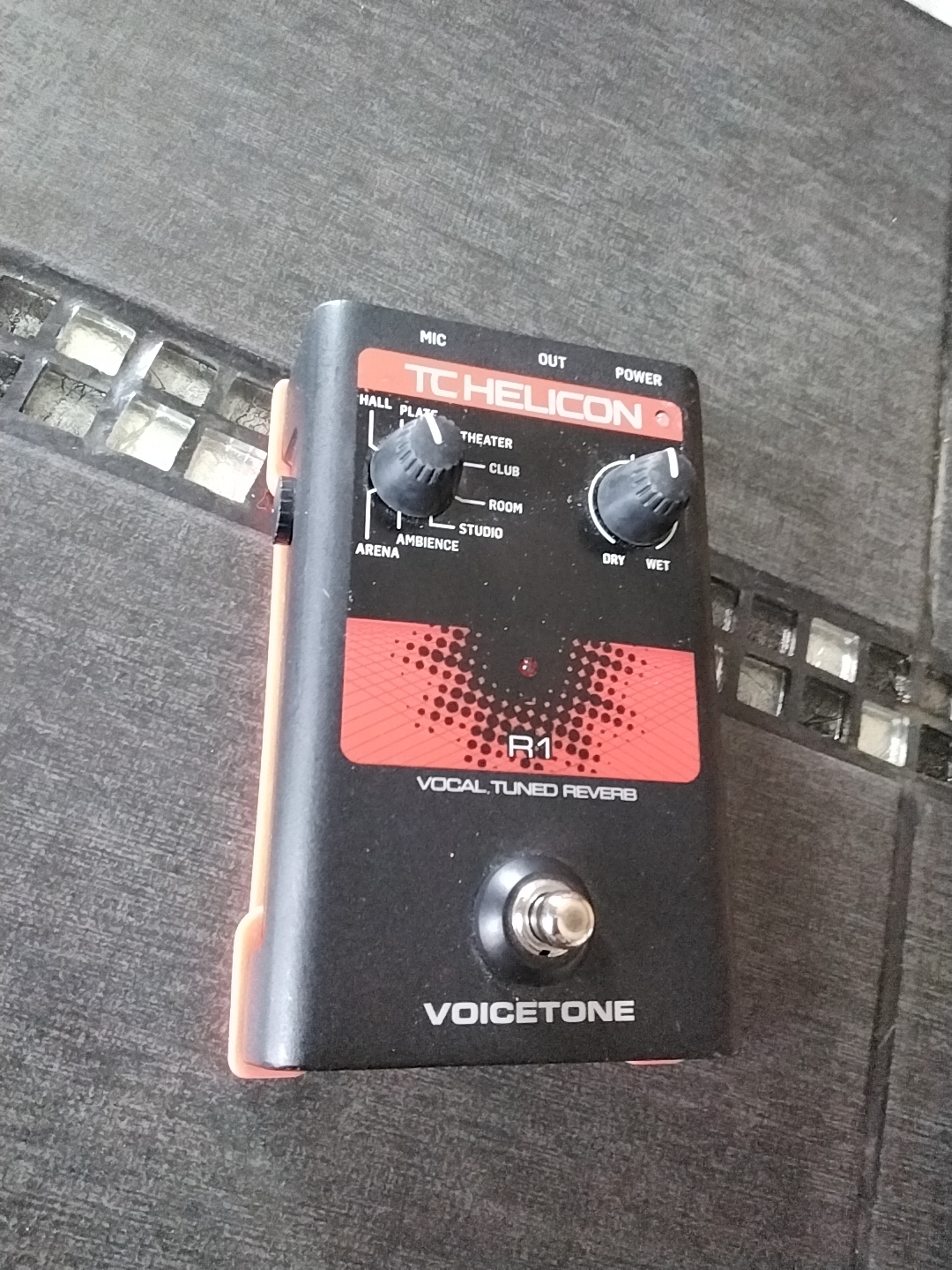 VENDS VOICETONE R1 / 50€ 
