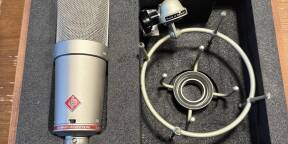 Vends Neumann TLM127, boîte bois, suspension d'origine