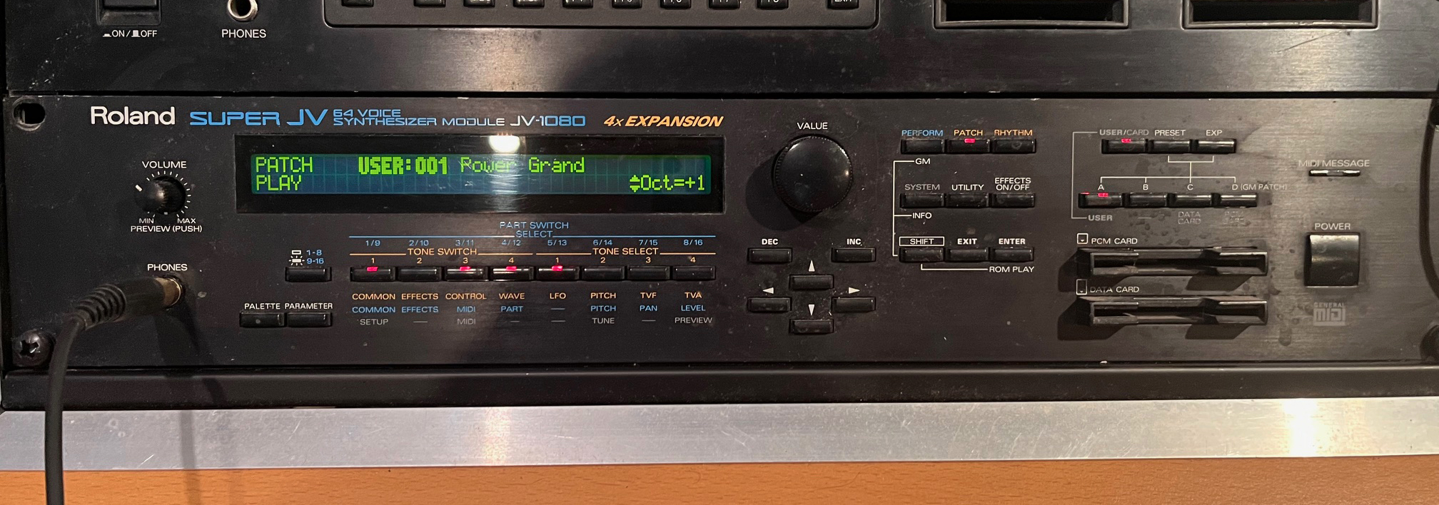Vends Roland JV-1080