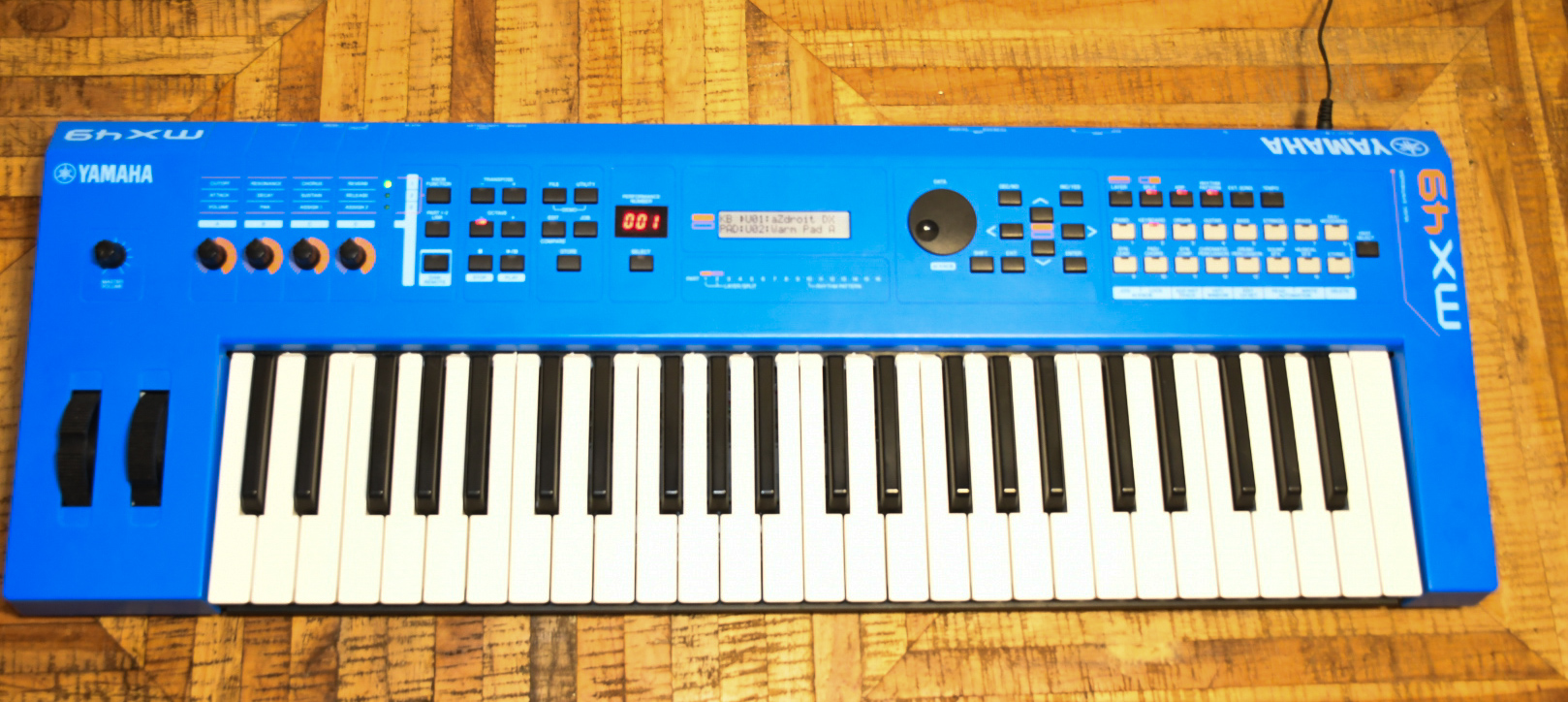 Vends Yamaha MX49 V2 Bleu – Excellent état – Sous Garantie (03/2028) + Housse officielle