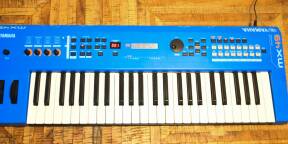 Vends Yamaha MX49 V2 Bleu – Excellent état – Sous Garantie (03/2028) + Housse officielle