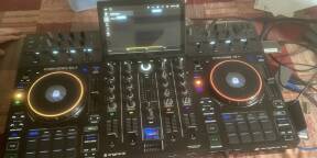 Controleur DJ AUTONOME Denon Prime 4+ et son carton d'origine