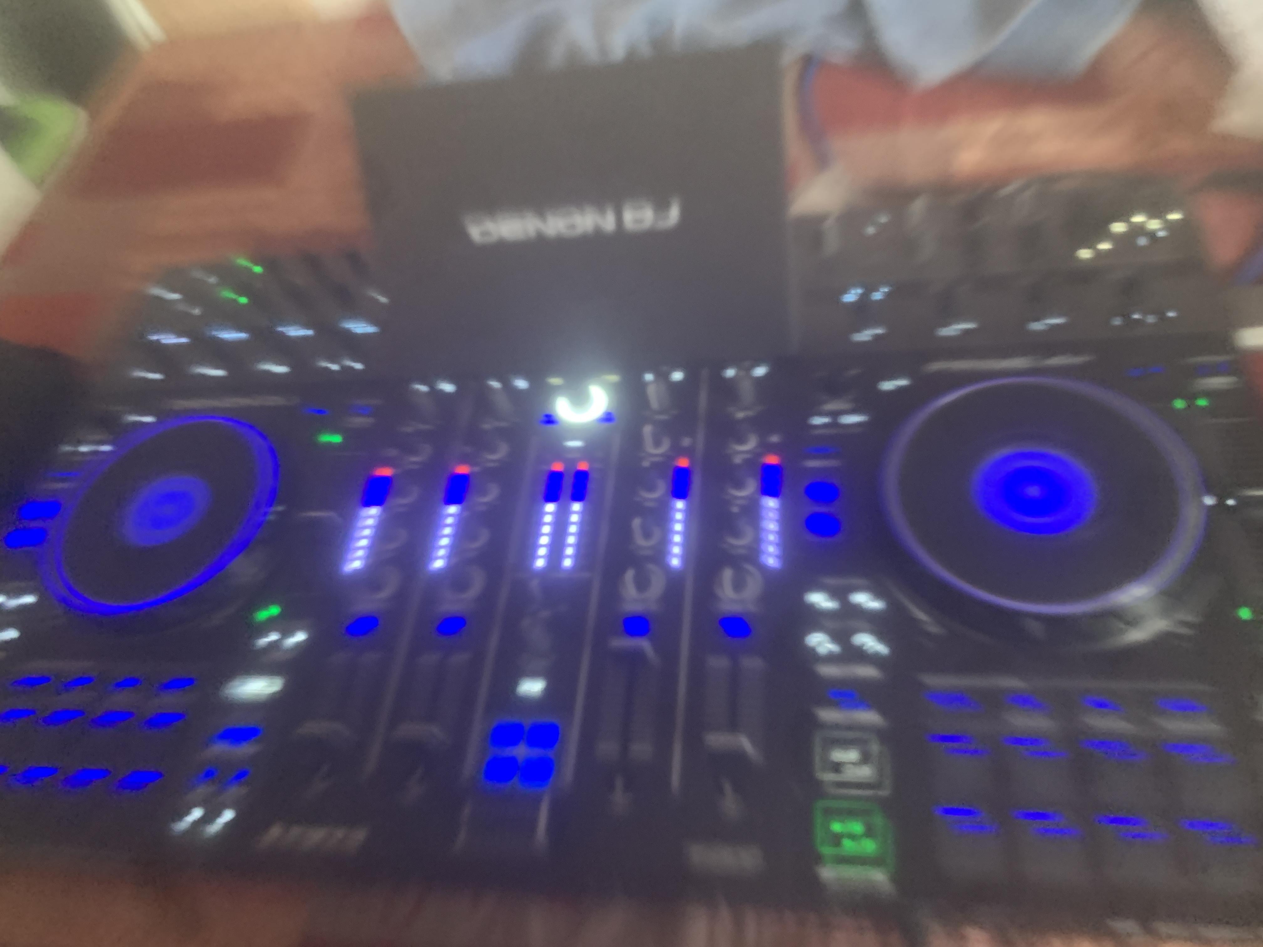 Denon DJ Prime 4+ (65382)