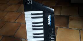Vends Alesis Vortex Wireless 2 avec Housse