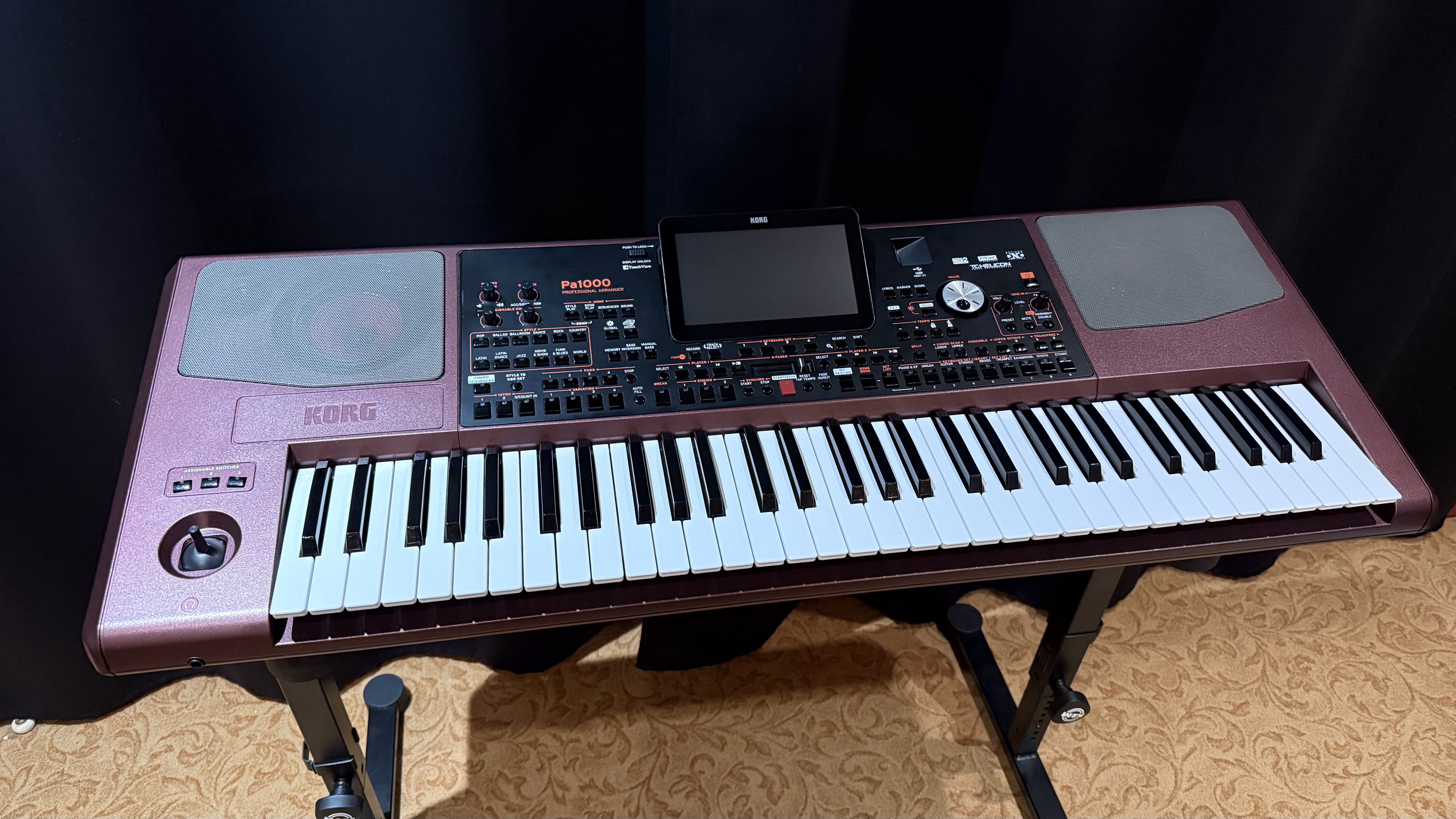 Korg PA1000 avec Flight case rigide et carton d'origine