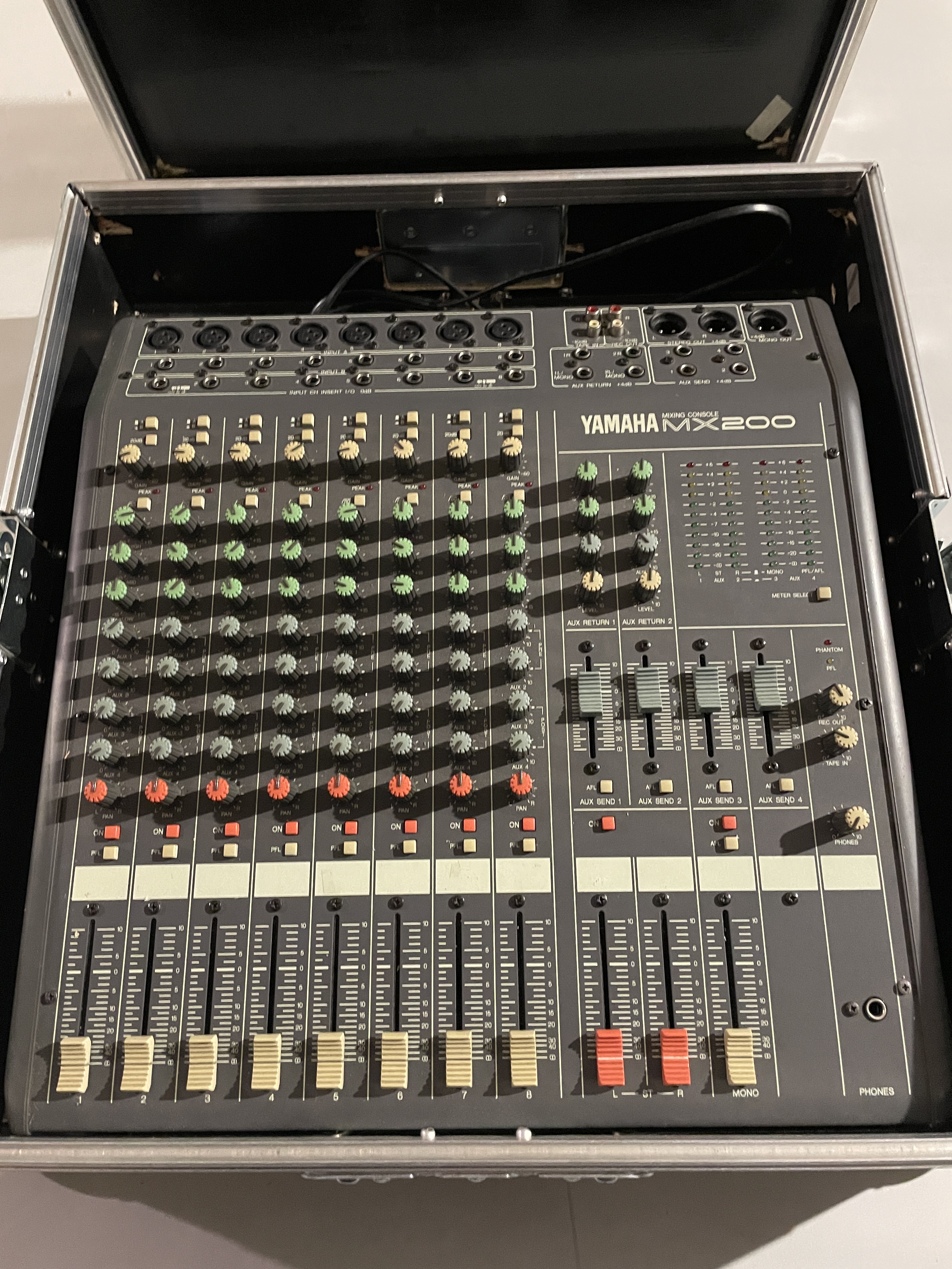 CONSOLE YAMAHA MX-200-8
