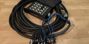 Boîtier de Scène (câble multipaire) 10 IN et 6 OUT . Longueur 15m. Très bon état. 1ère main