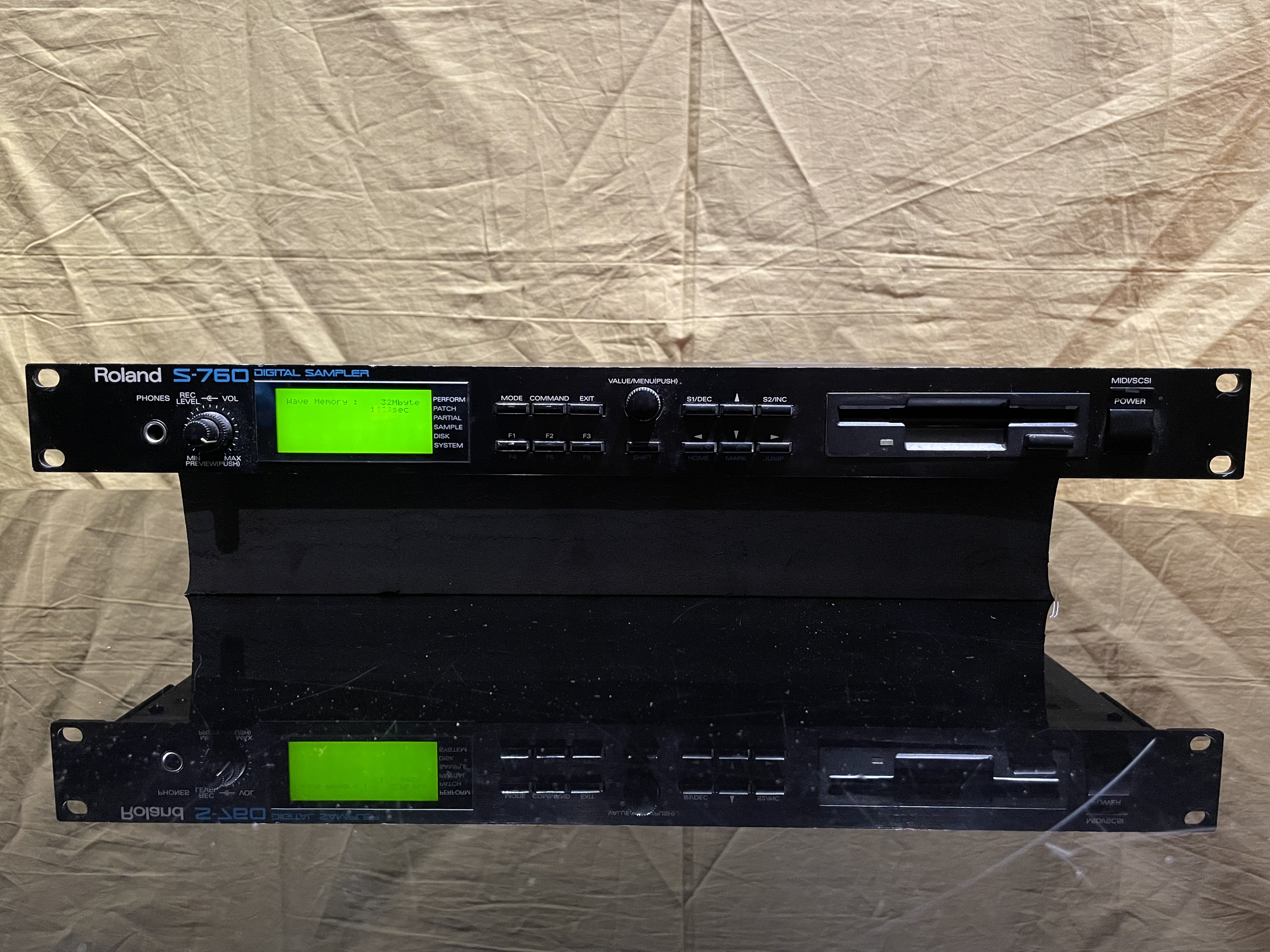 Vends Roland S760 Digital Sampler