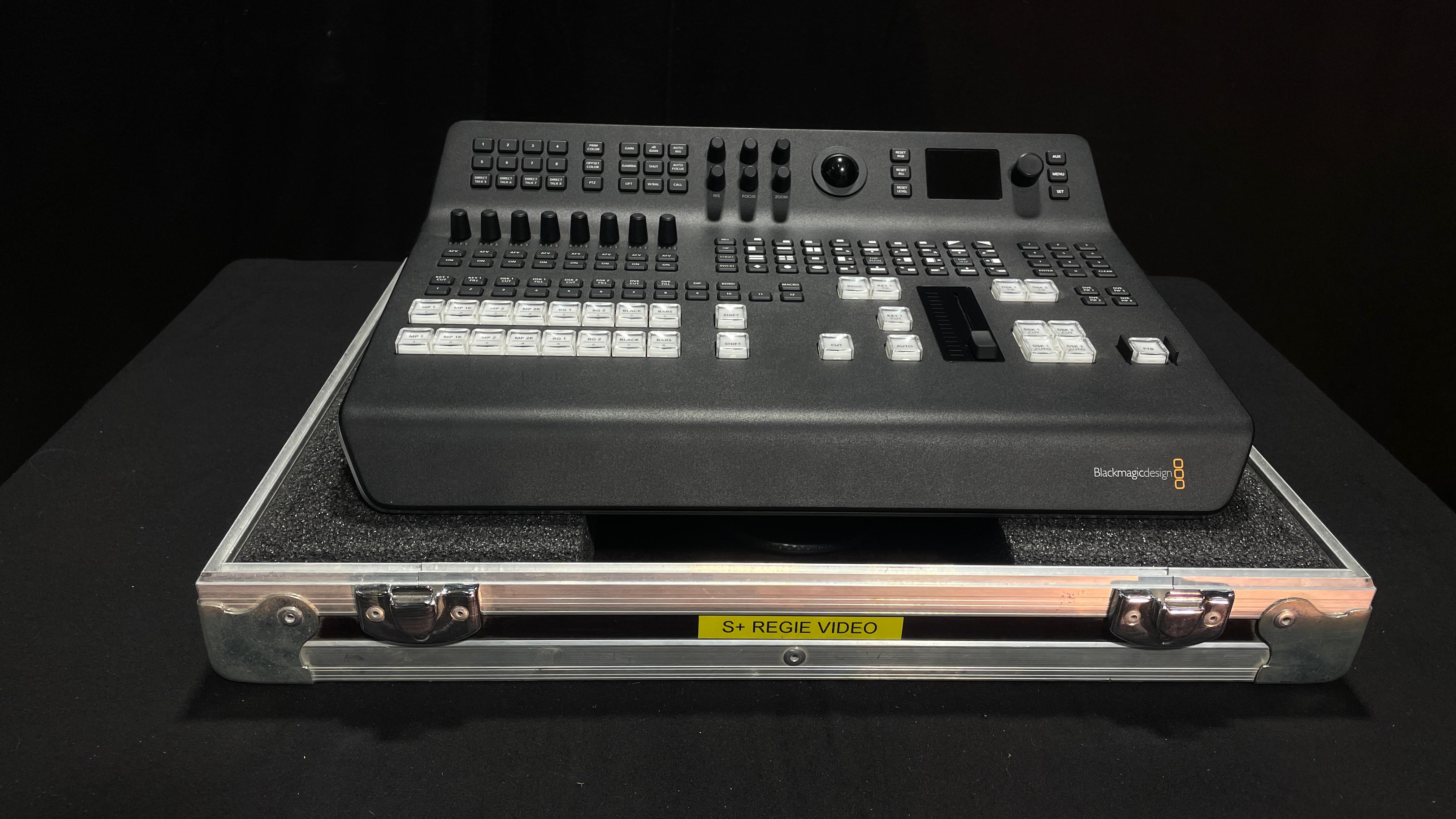 Régie vidéo Blackmagic ATEM Television Studio Pro HD + flight-case (SDI/HDMI)