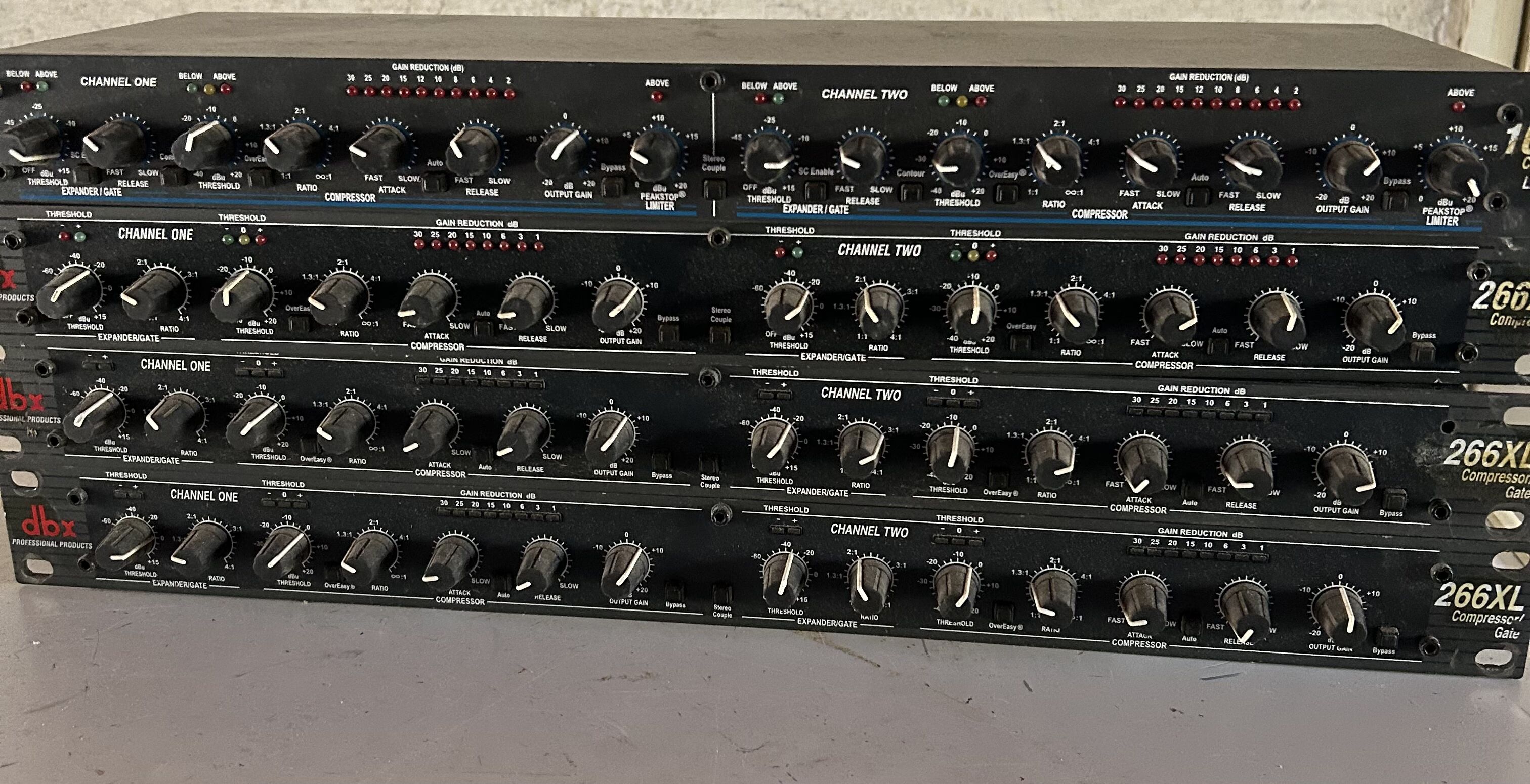 dbx 166XL (30921)