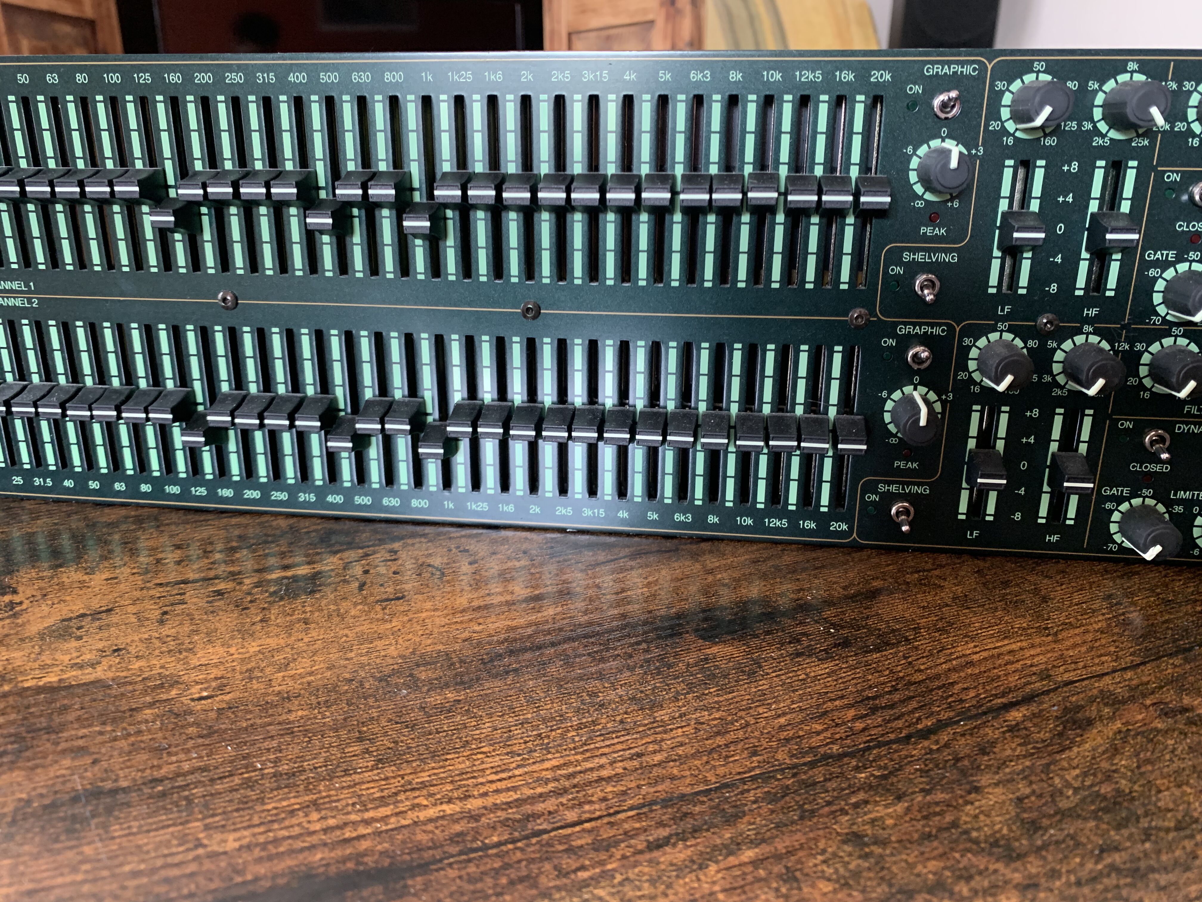 LA Audio EQ231-GSP (70488)