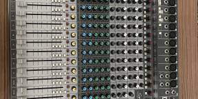 Soundcraft Signature 22 MTK + Dust Cover