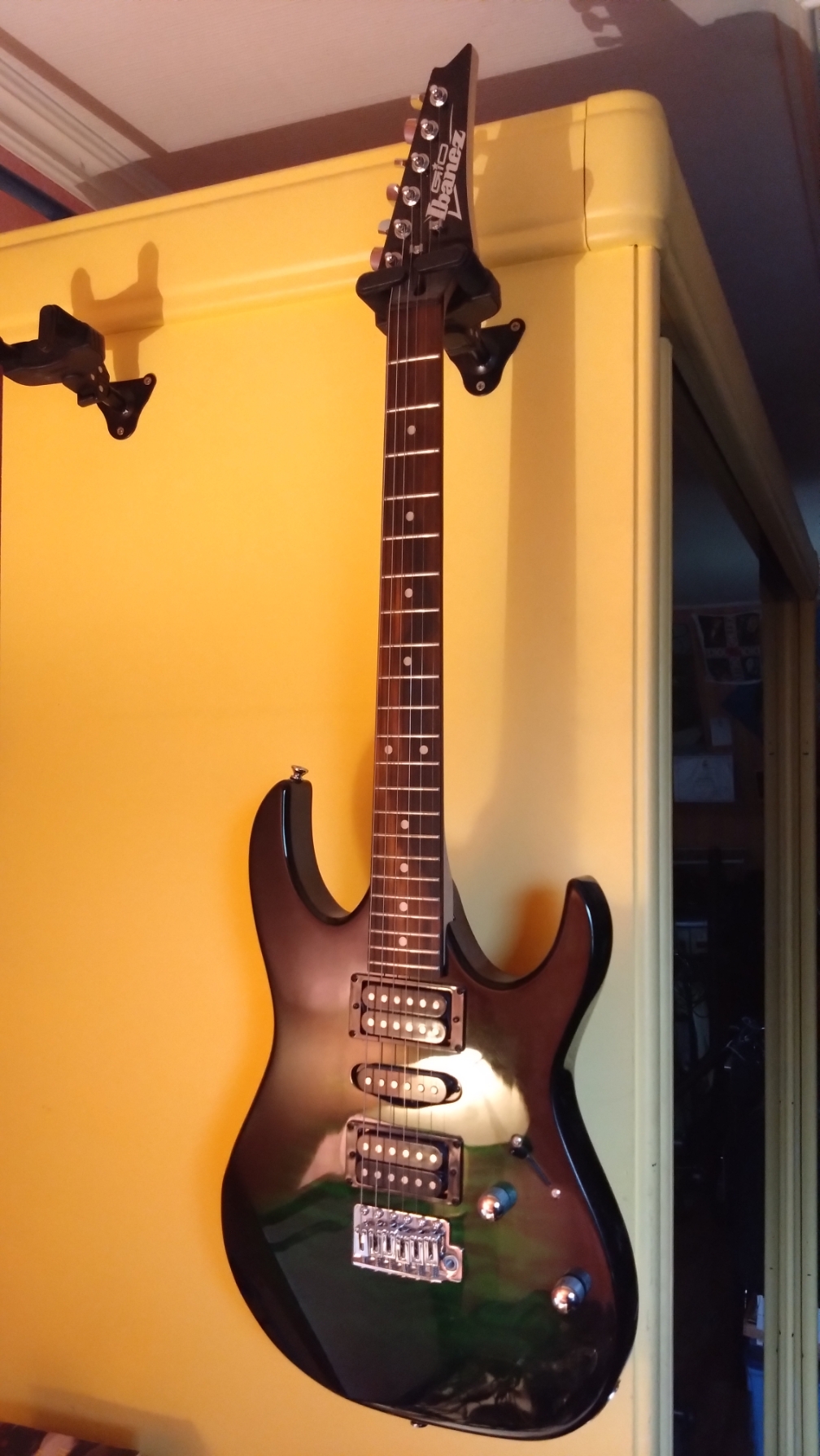 Vends guit Ibanez Gio GRX70QA (manque vibrato)