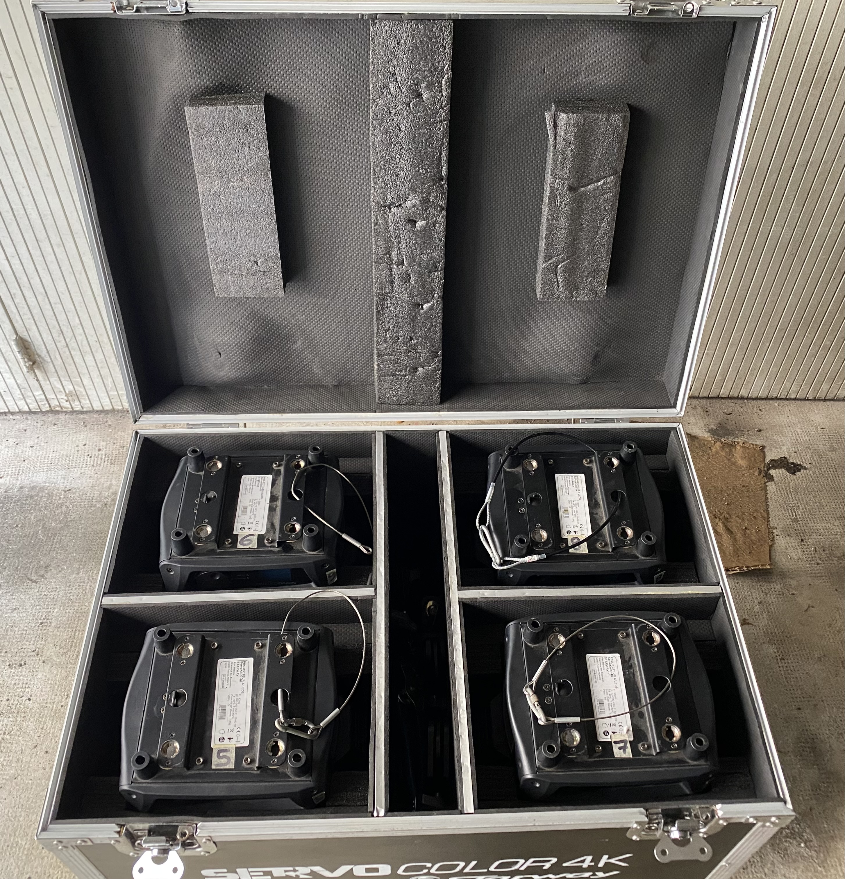 4 Servocolor 4K en Fly case