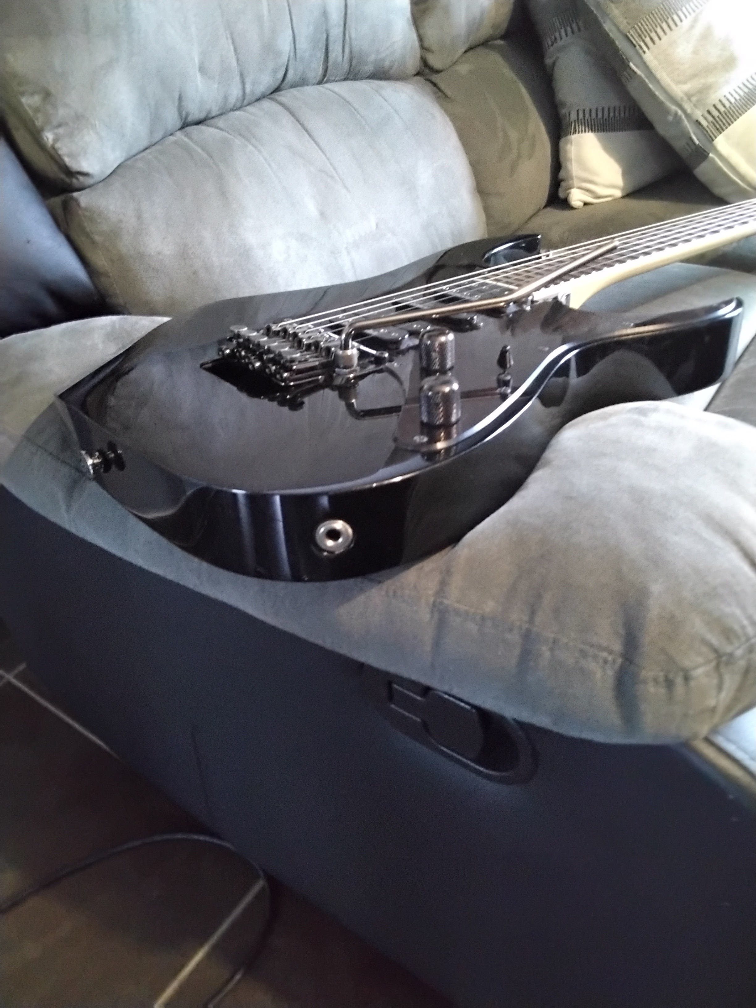 Ibanez rg2550z japan