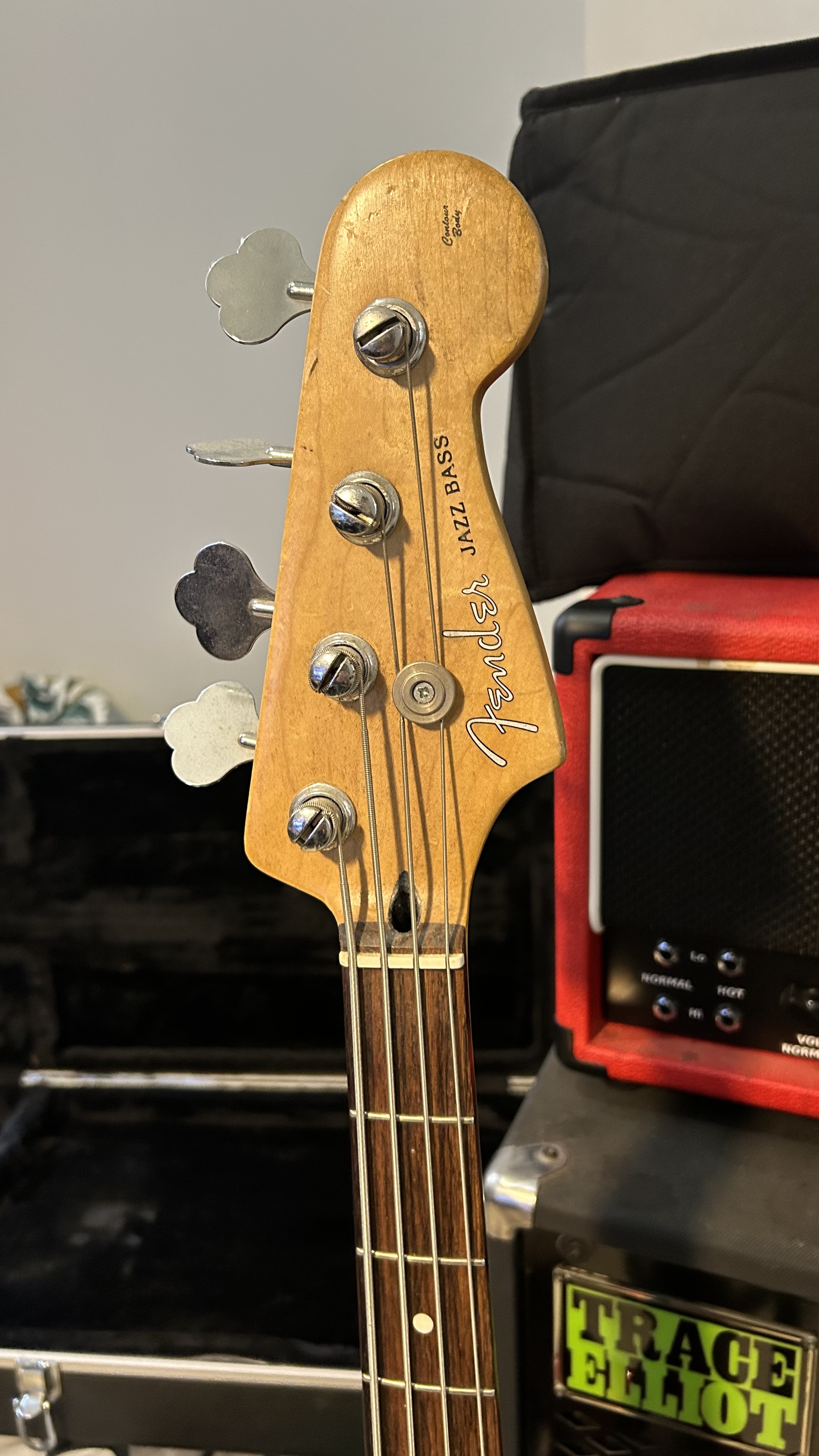 04 - Fender Jazzbass - Tête du manche