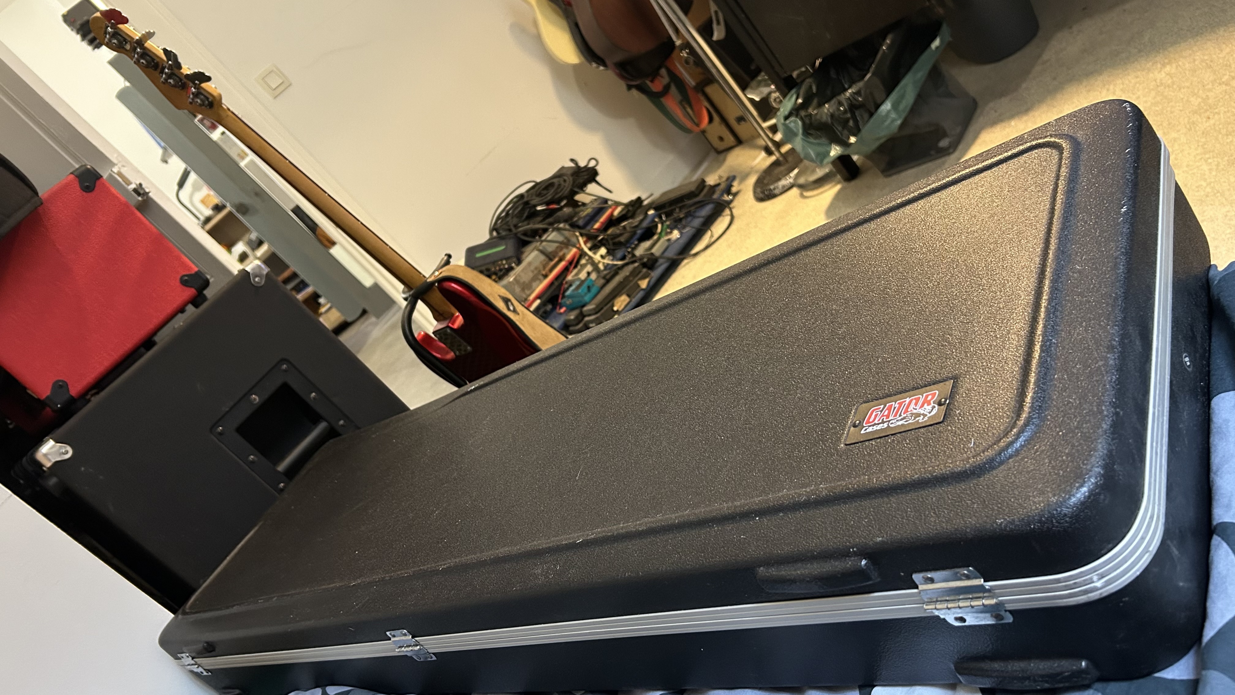 07 - Fender Jazzbass - Fly case fermé