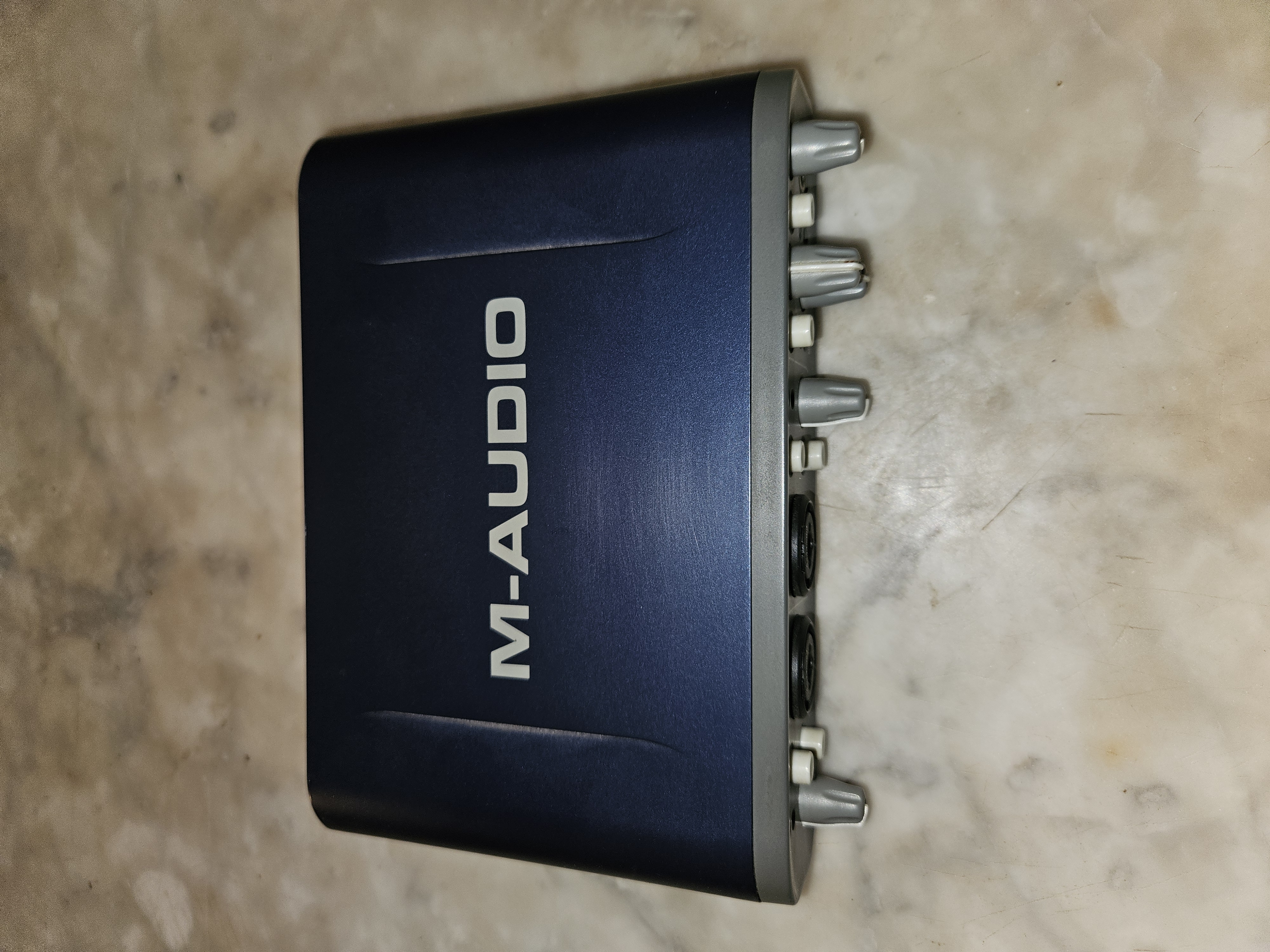 Vends interface audio Fast Track pro excellent état 