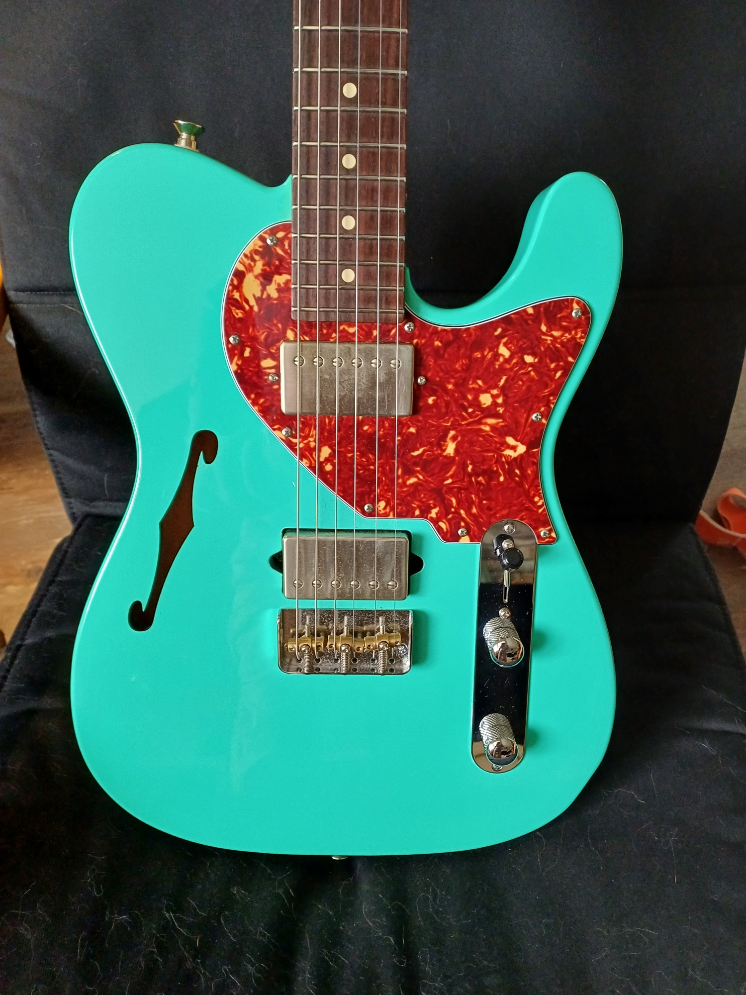 vends Suhr Alt T seafoam green ;  2023