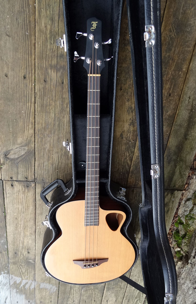 Basse électro-acoustique Furch B40