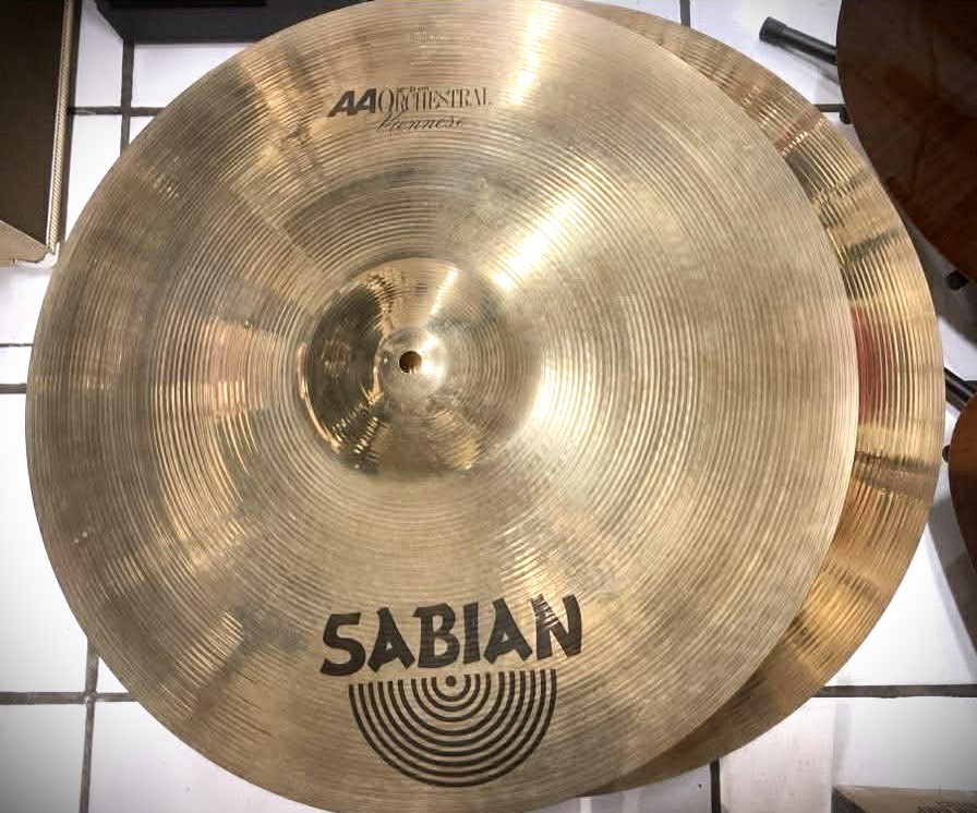 Vds paire de cymbales frappées d'orchestre Sabian AA viennoises 20"