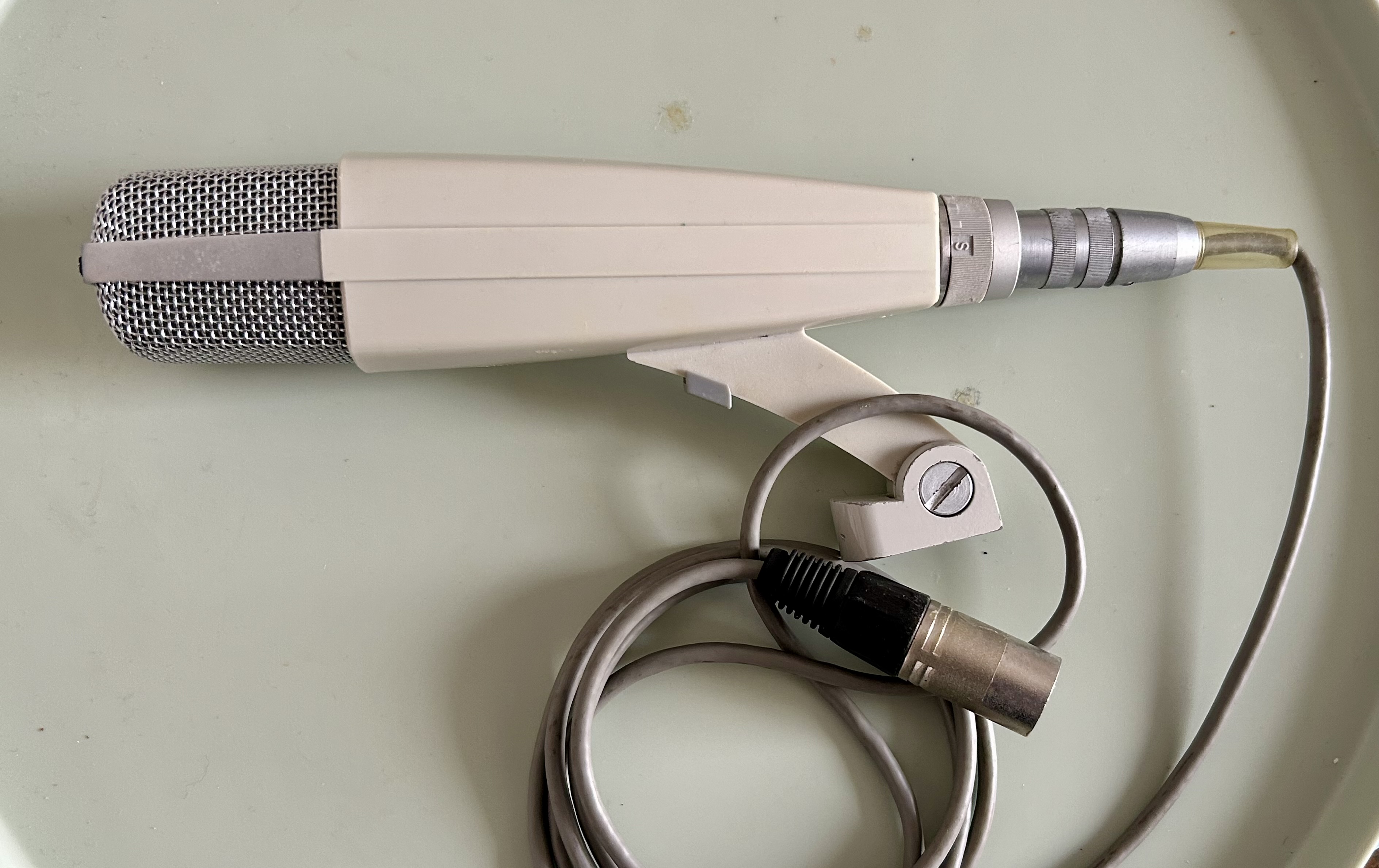 Vends Sennheiser 421 MD-N