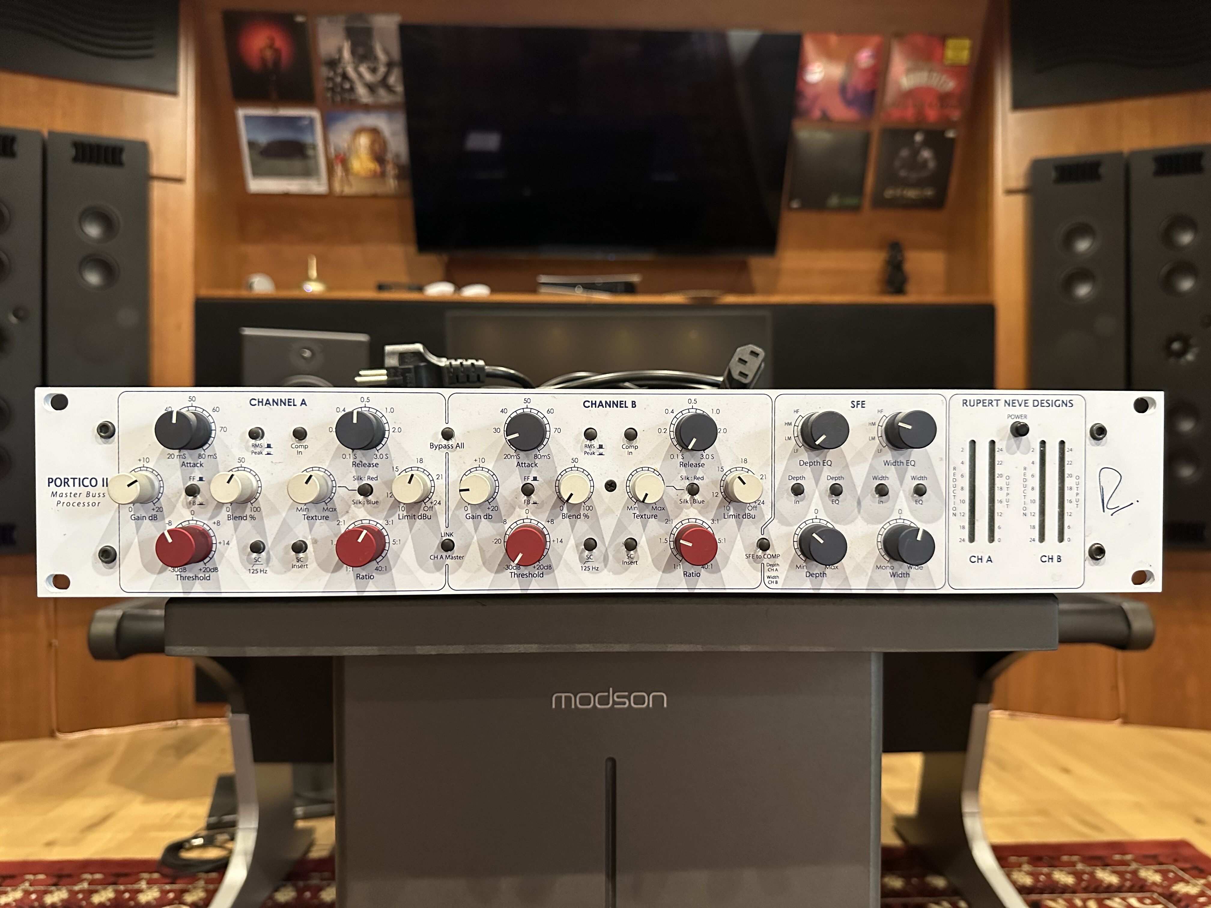 VENDS RUPERT NEVE DESIGNS PORTICO II MBP