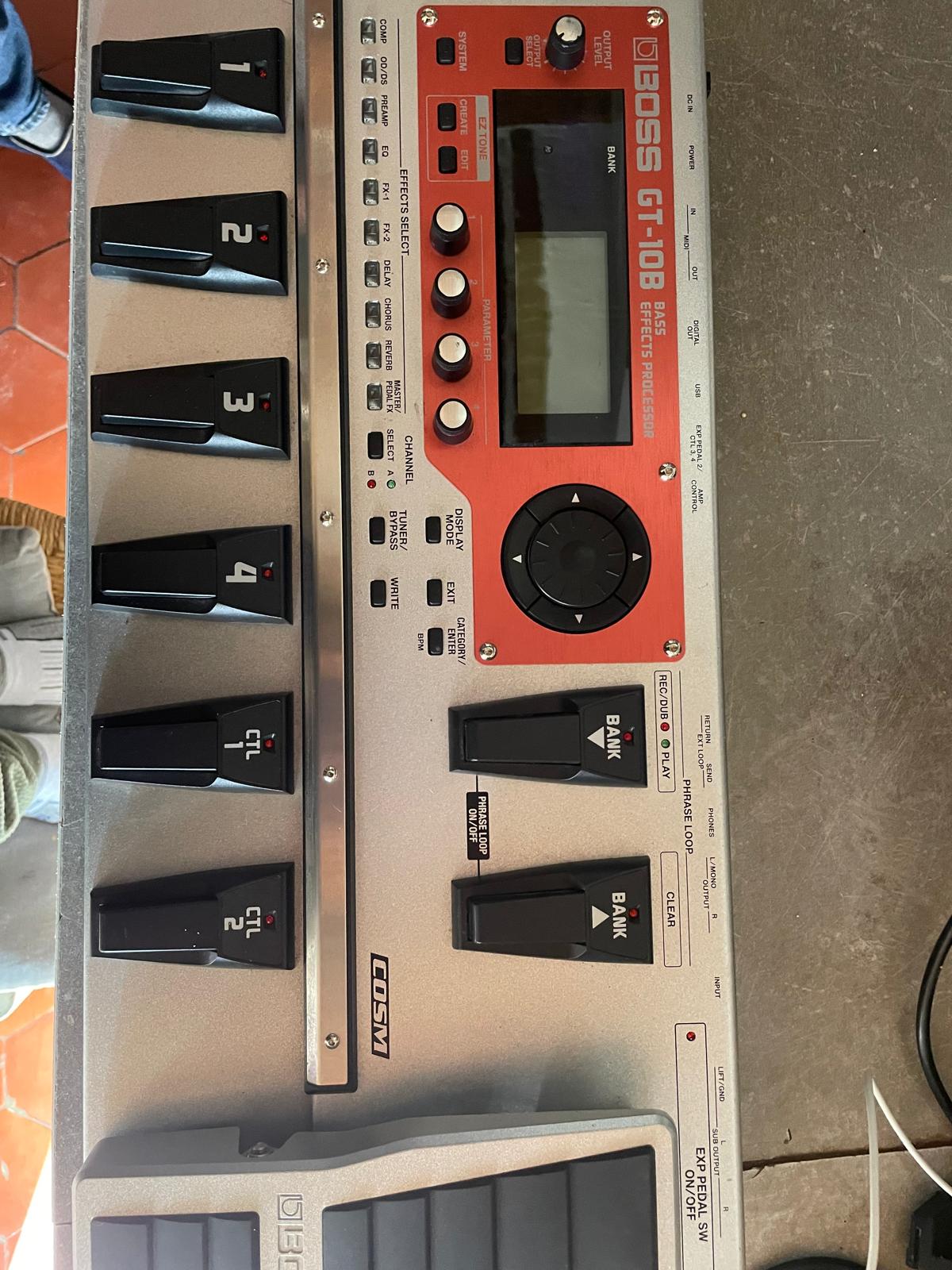 vends pédalier GT10B