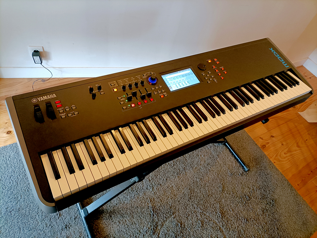 Vends synthétiseur Yamaha MODX 8