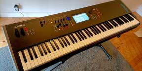 Vends synthétiseur Yamaha MODX 8