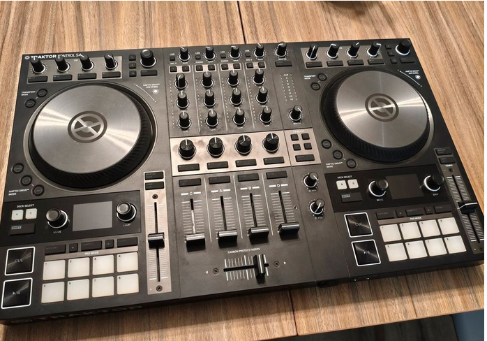 traktor s4 mk3