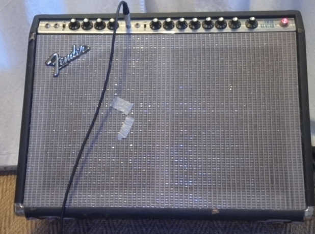 Vends Twin Reverb '73 sans footswitch