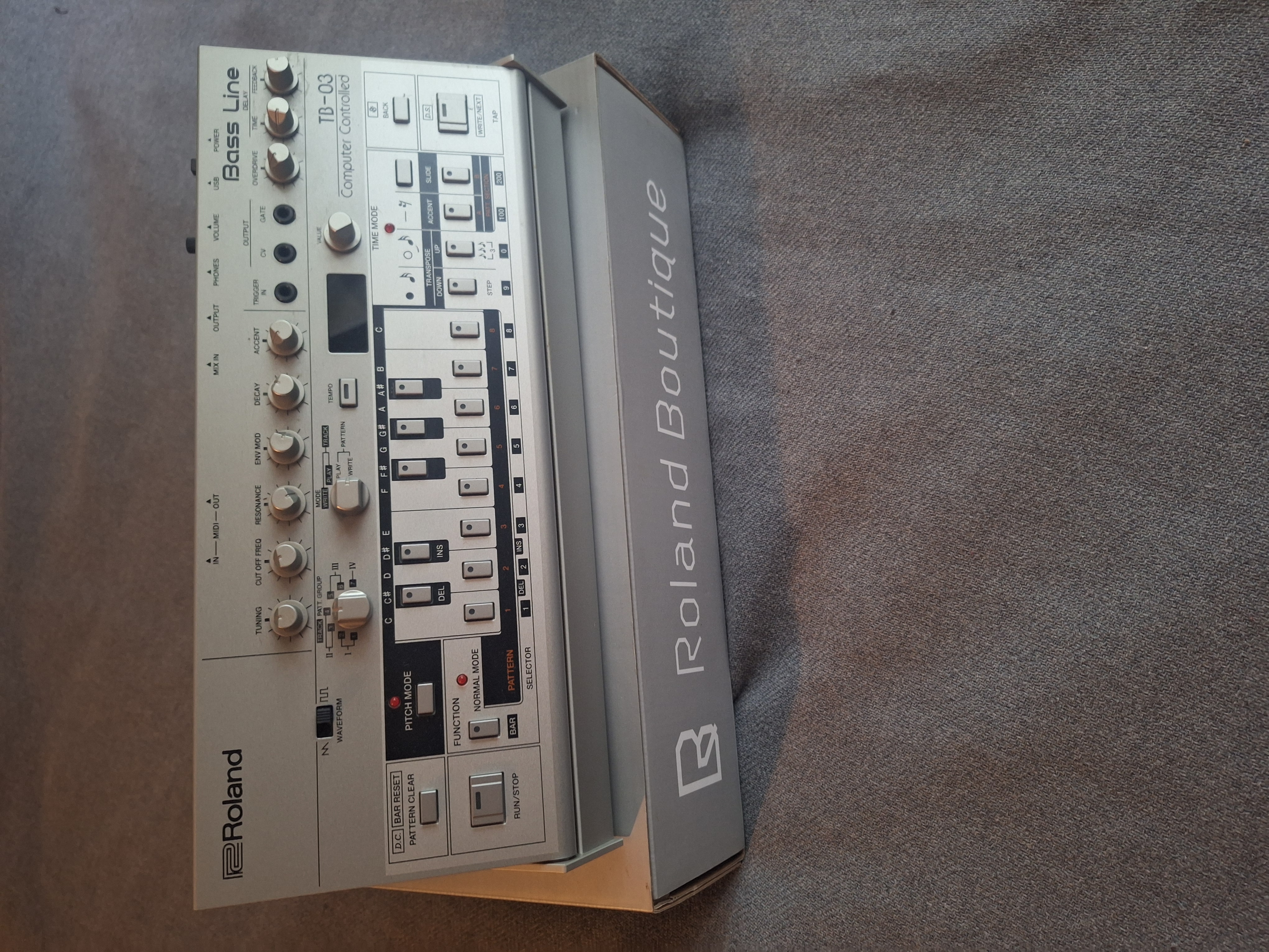 Roland boutique TB 03