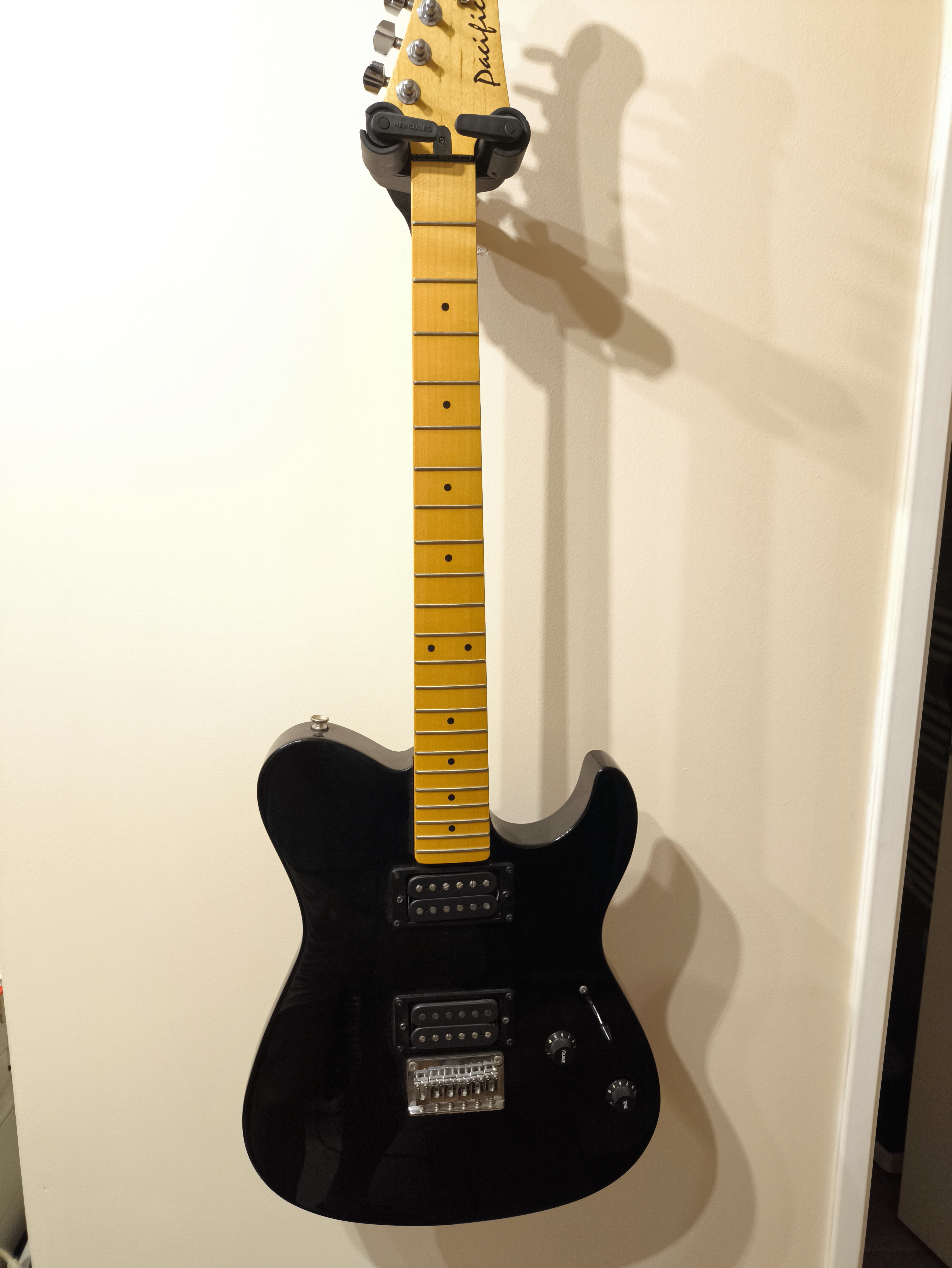 Yamaha Pacifica 120 SJ HH, piano black