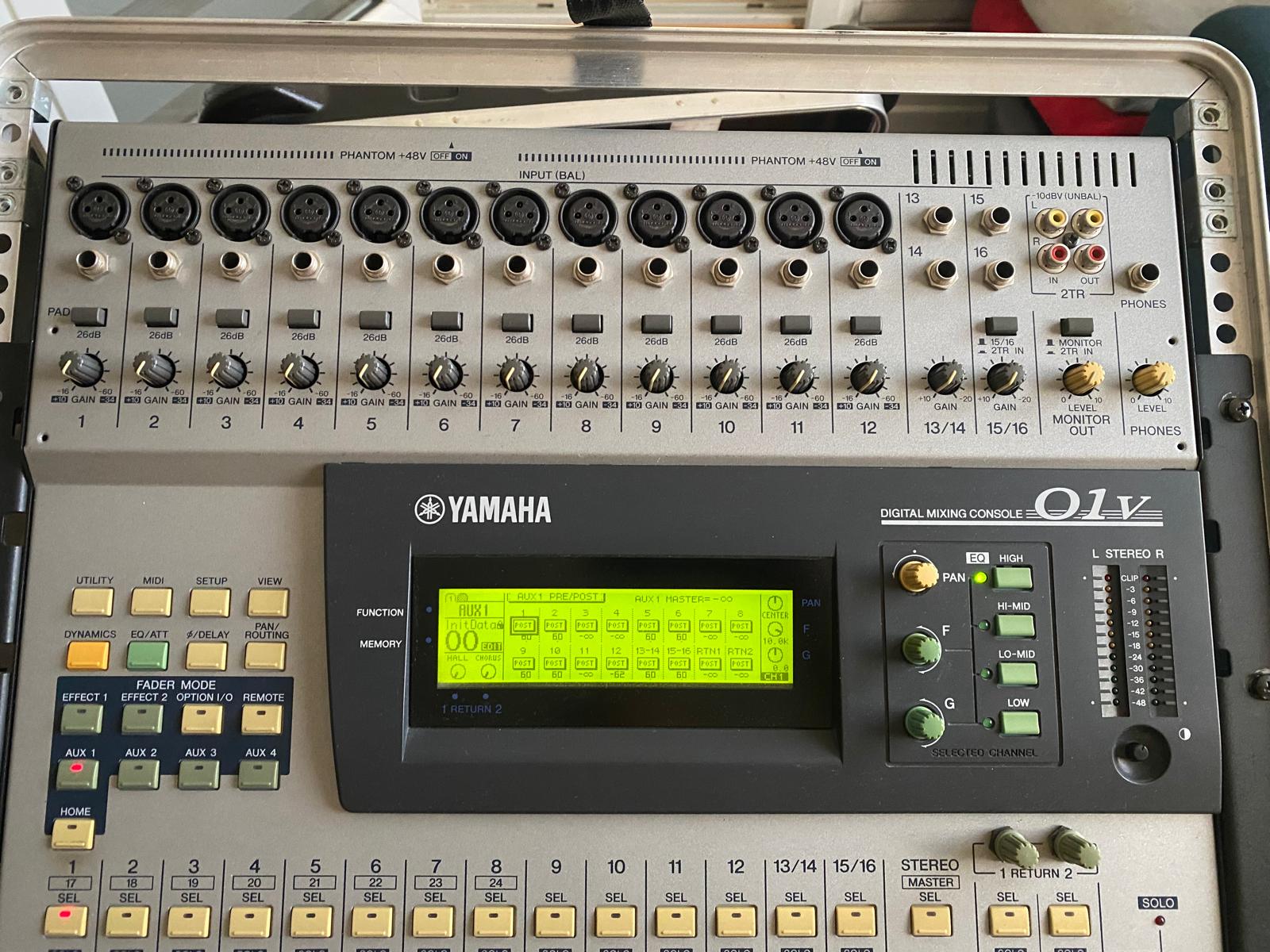 Yamaha 01V (21088)