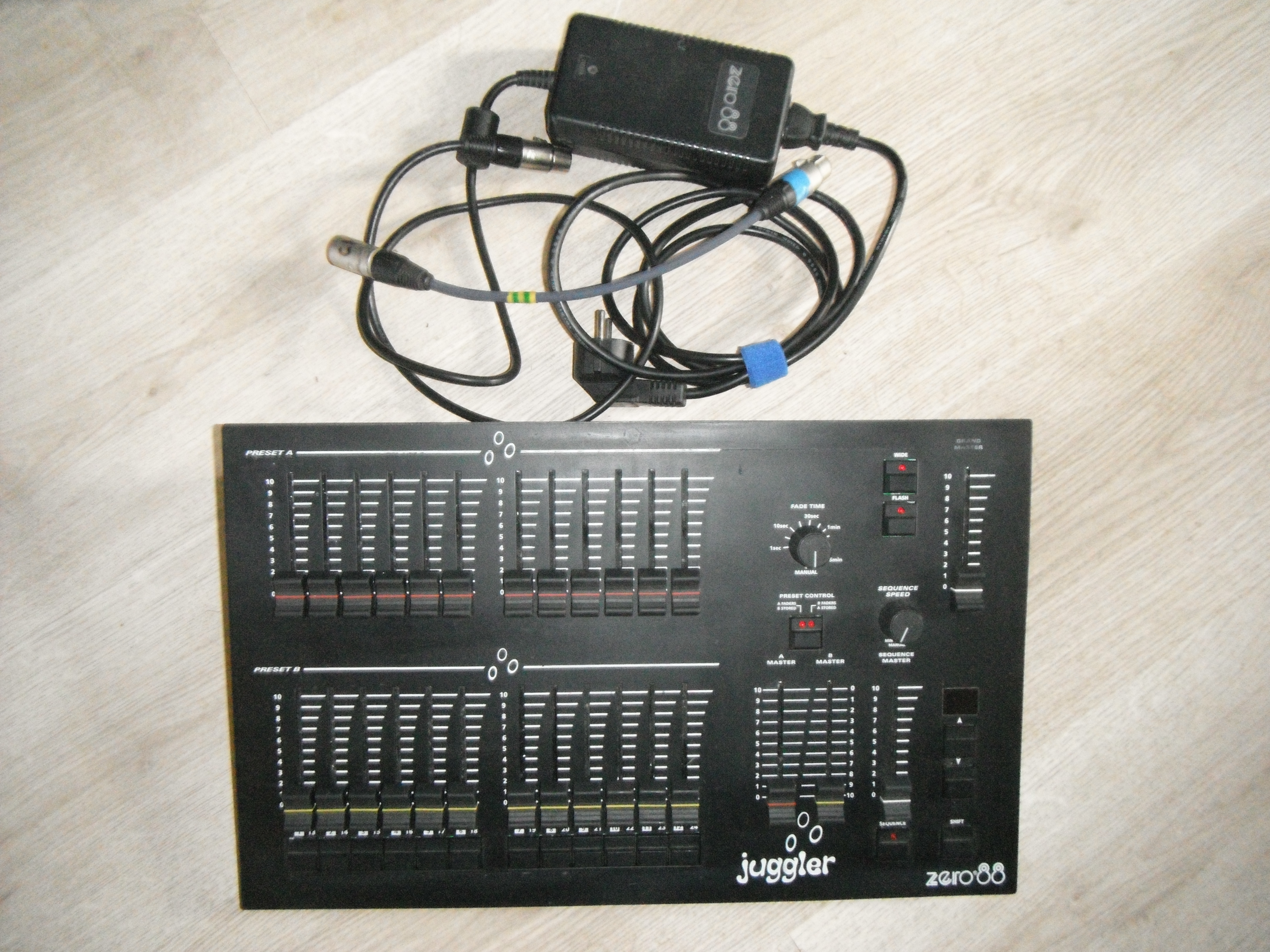 vends pupitre lumière 