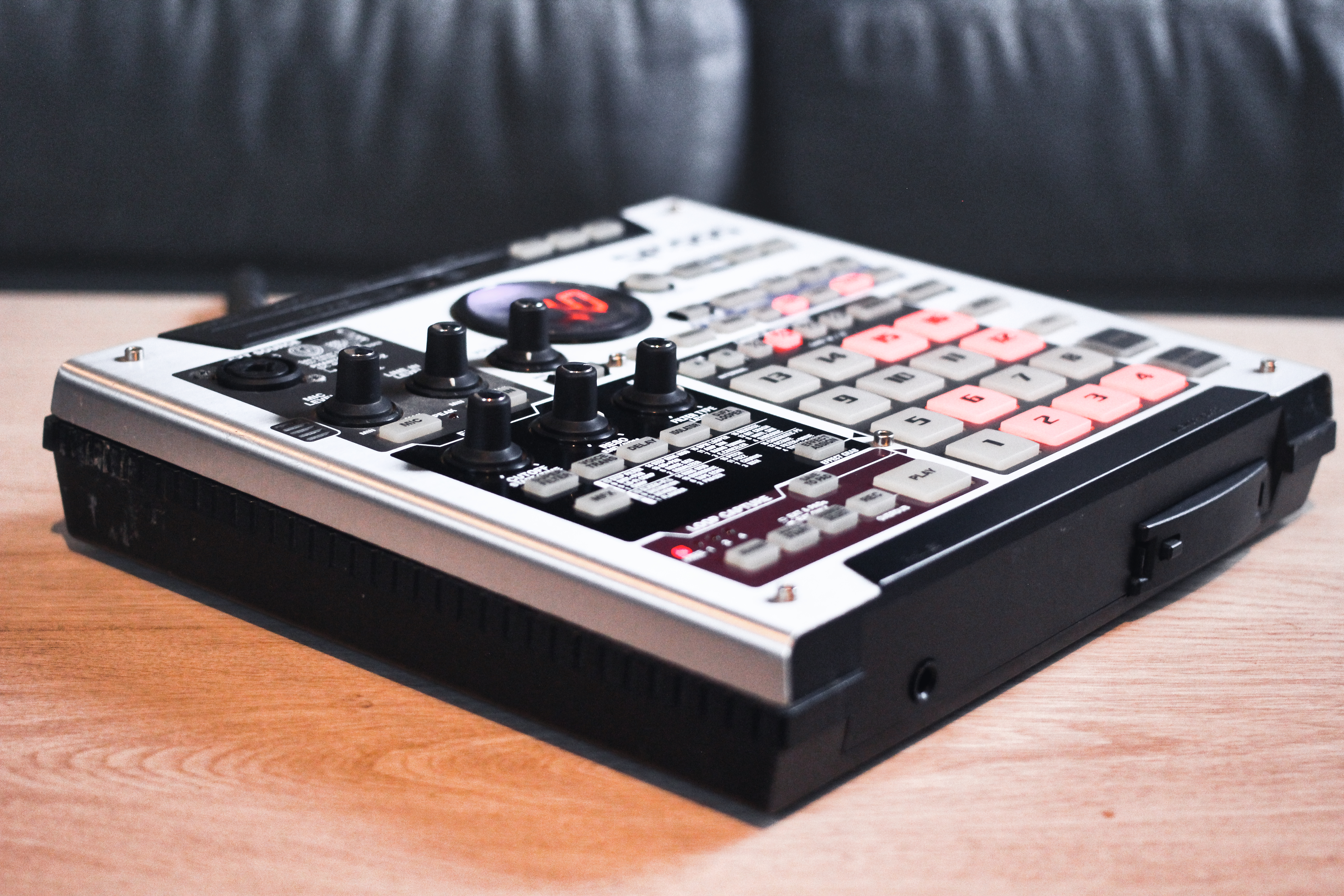 Roland SP-555 (34239)