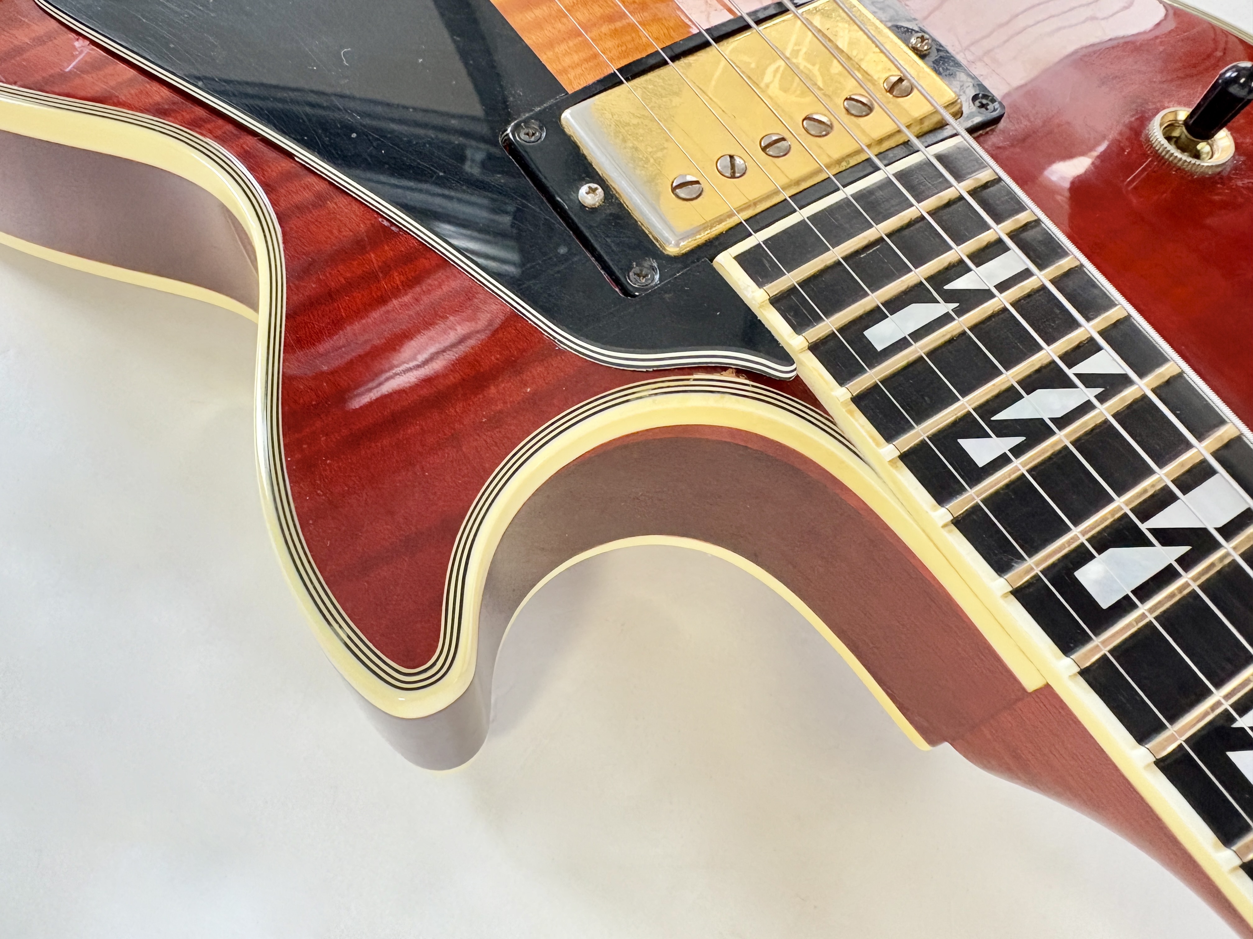 Gibson Les Paul Supreme (9496)