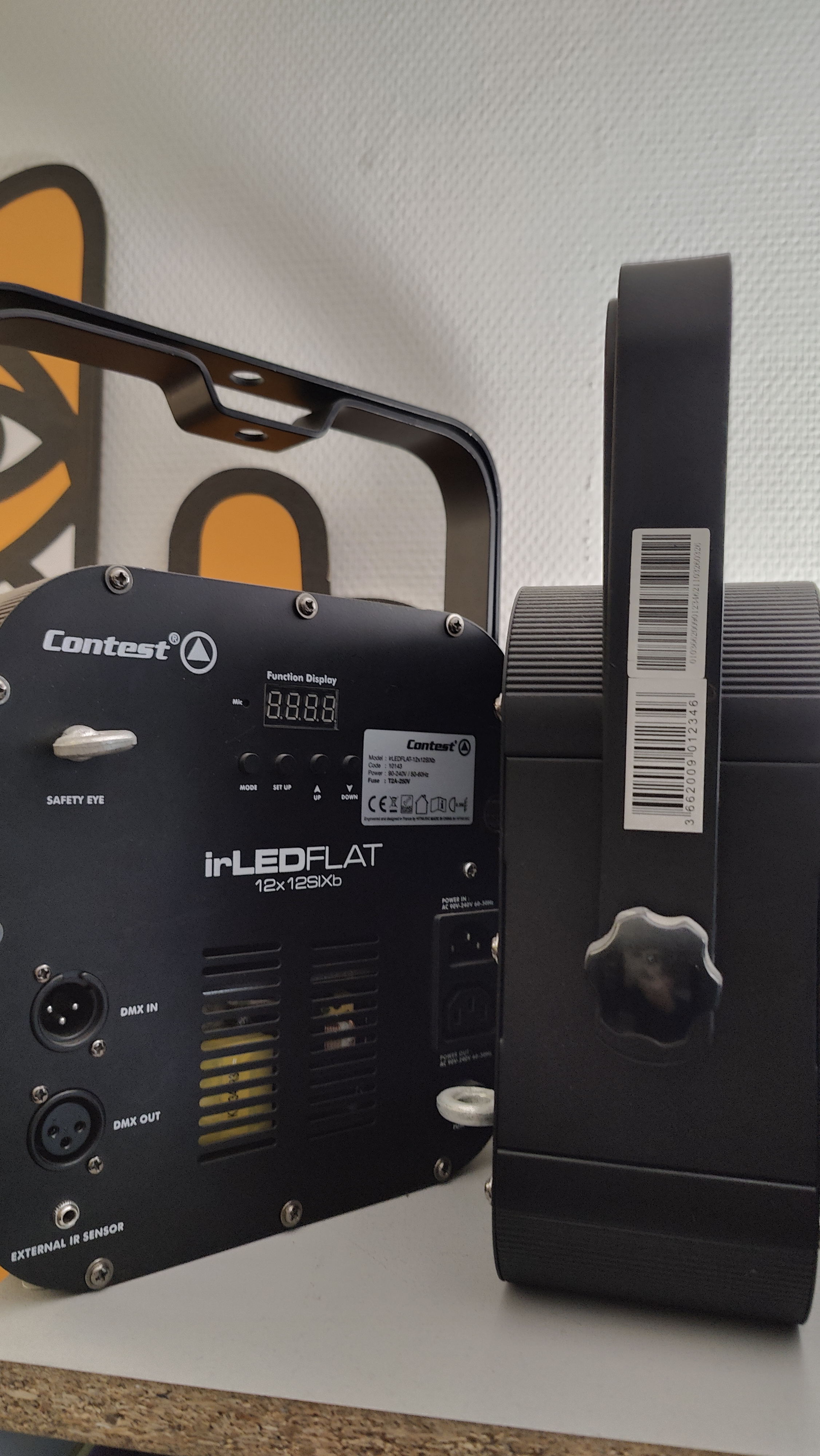 NEUF NEUF Projecteur puissant et robuste irLED FLAT 12X12sixb