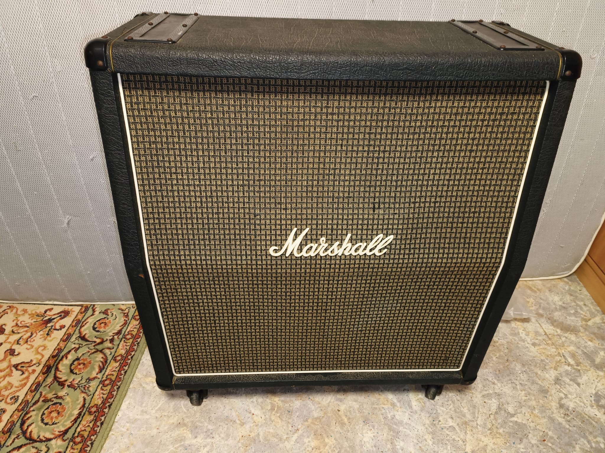 50 ans d'age = Marshall baffle 1960 A de 1976 - T1221 G12M BLACKBACK Celestion