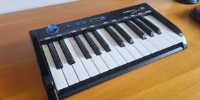 Miditech Midistart 25 + Housse Thomann + Câble MIDI