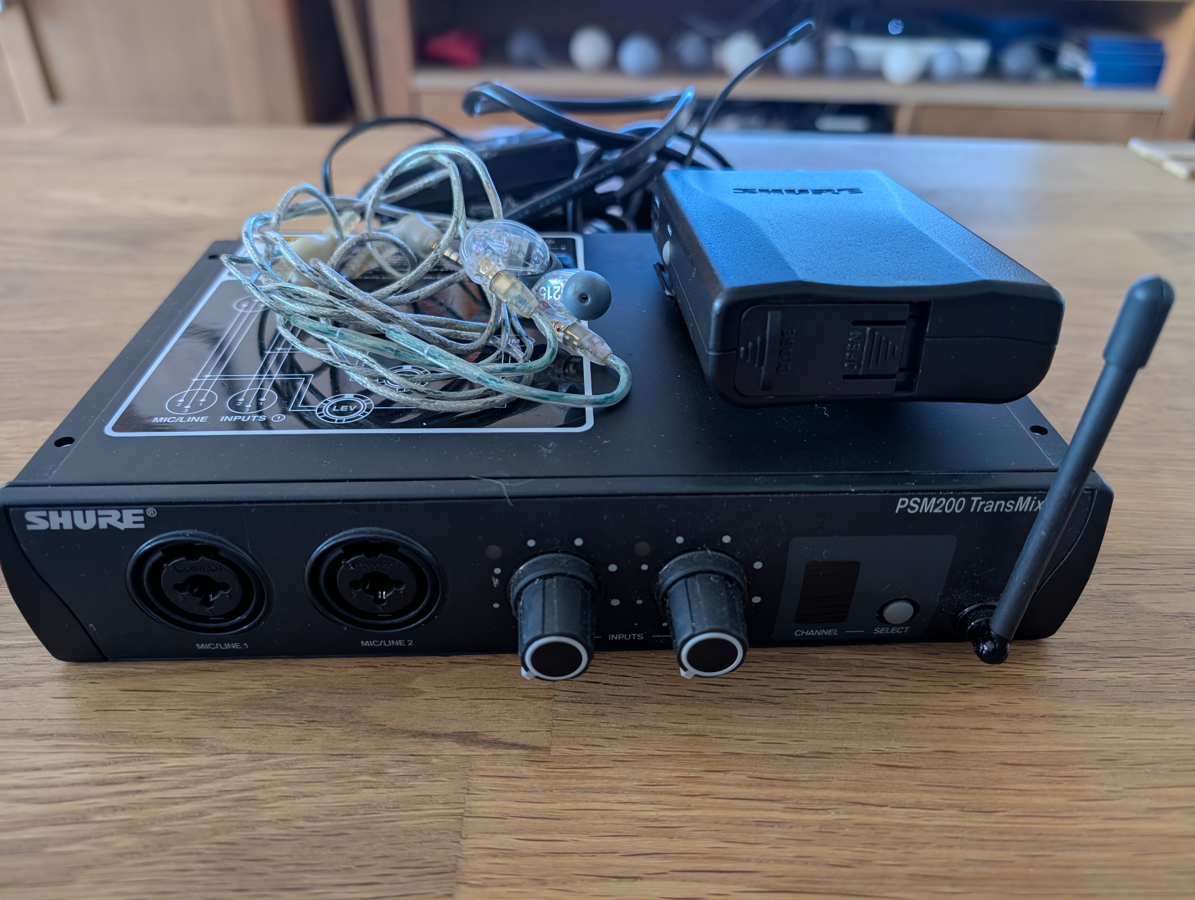 Vds in eat Shure PSM200 + Shure SE215