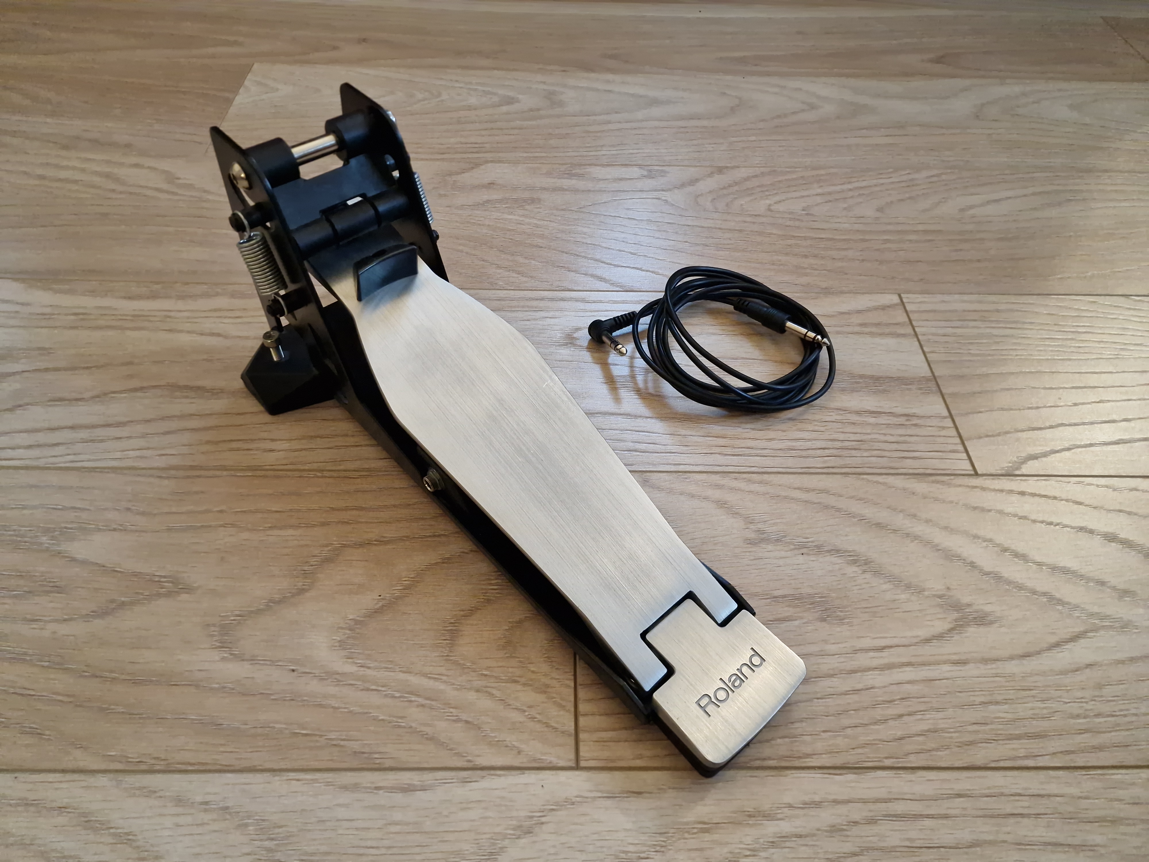 Vends pédale charley V-Drum Roland FD-9 