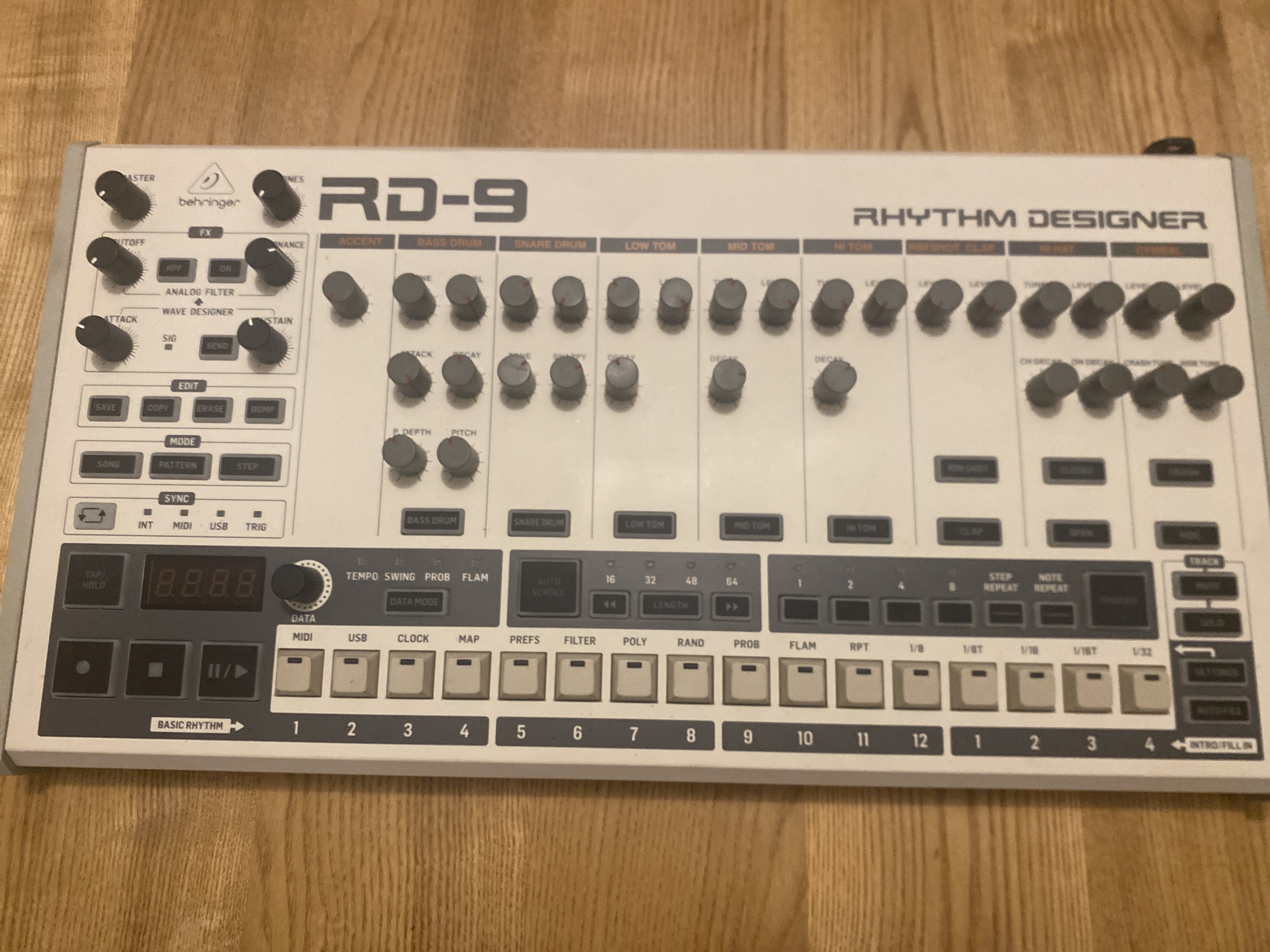 Berhinger rd 9 (tr909)