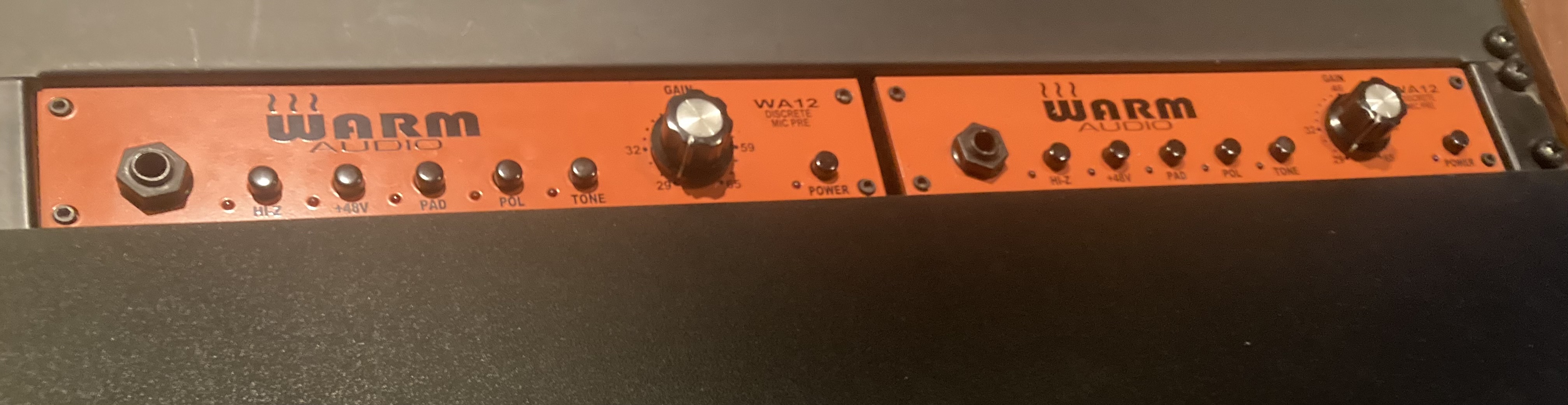 Vends 2 WA12 WARM AUDIO en rack.